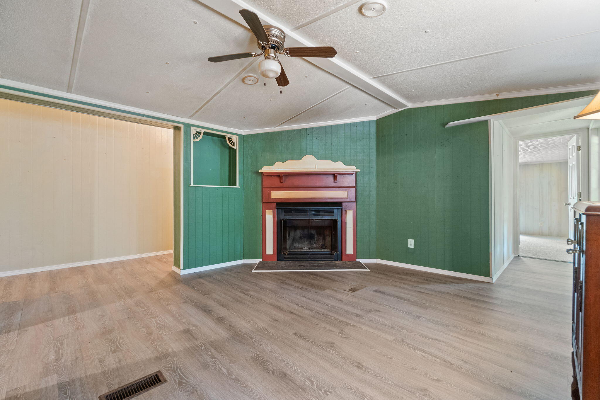 FOXES RUN 1ST ADDN - Residential