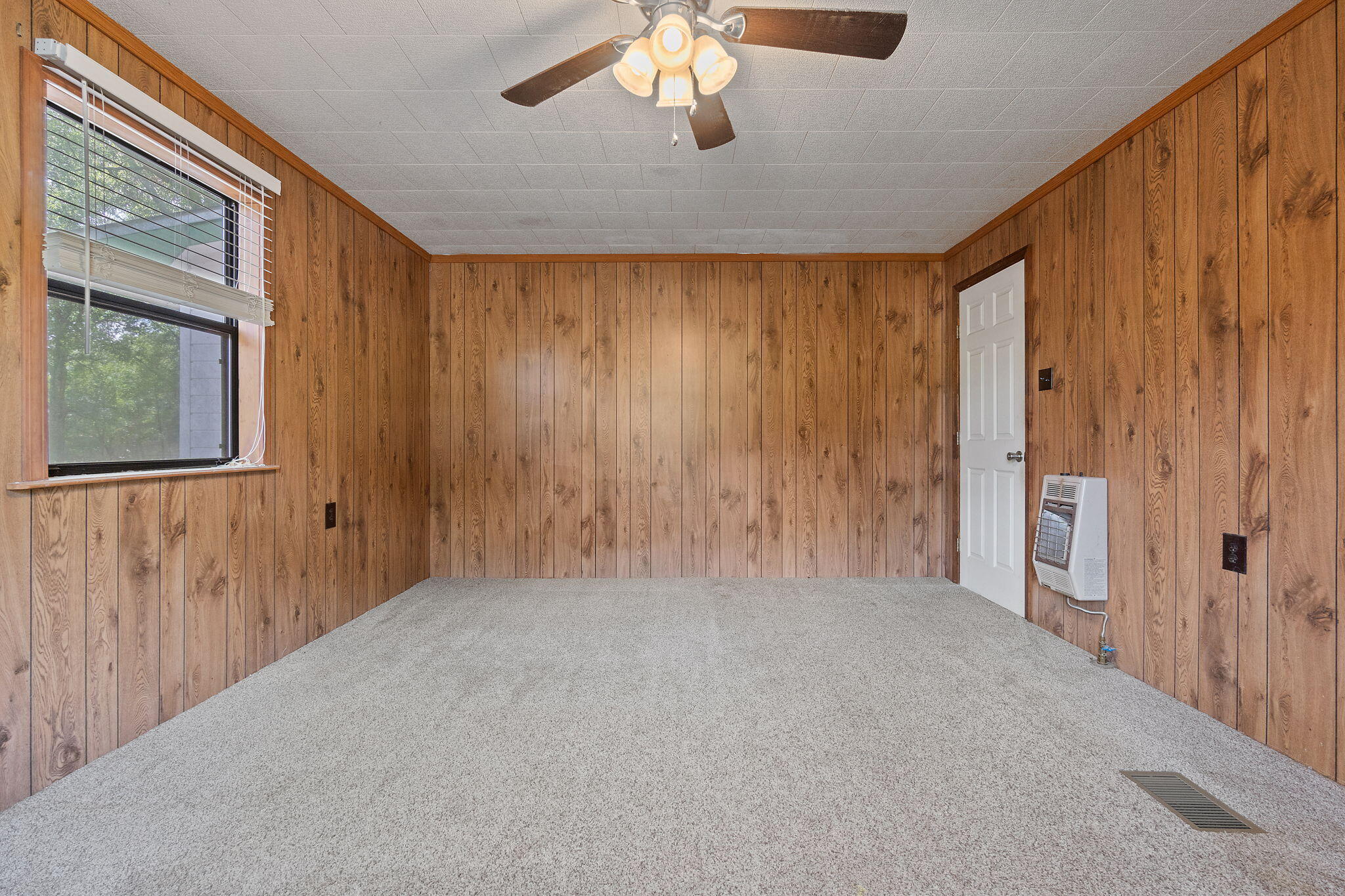 FOXES RUN 1ST ADDN - Residential