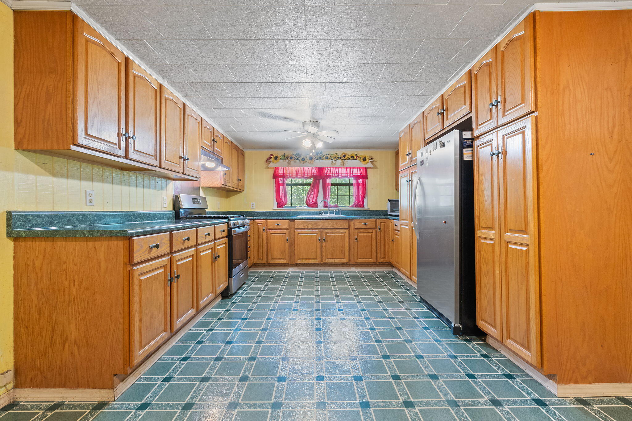 FOXES RUN 1ST ADDN - Residential