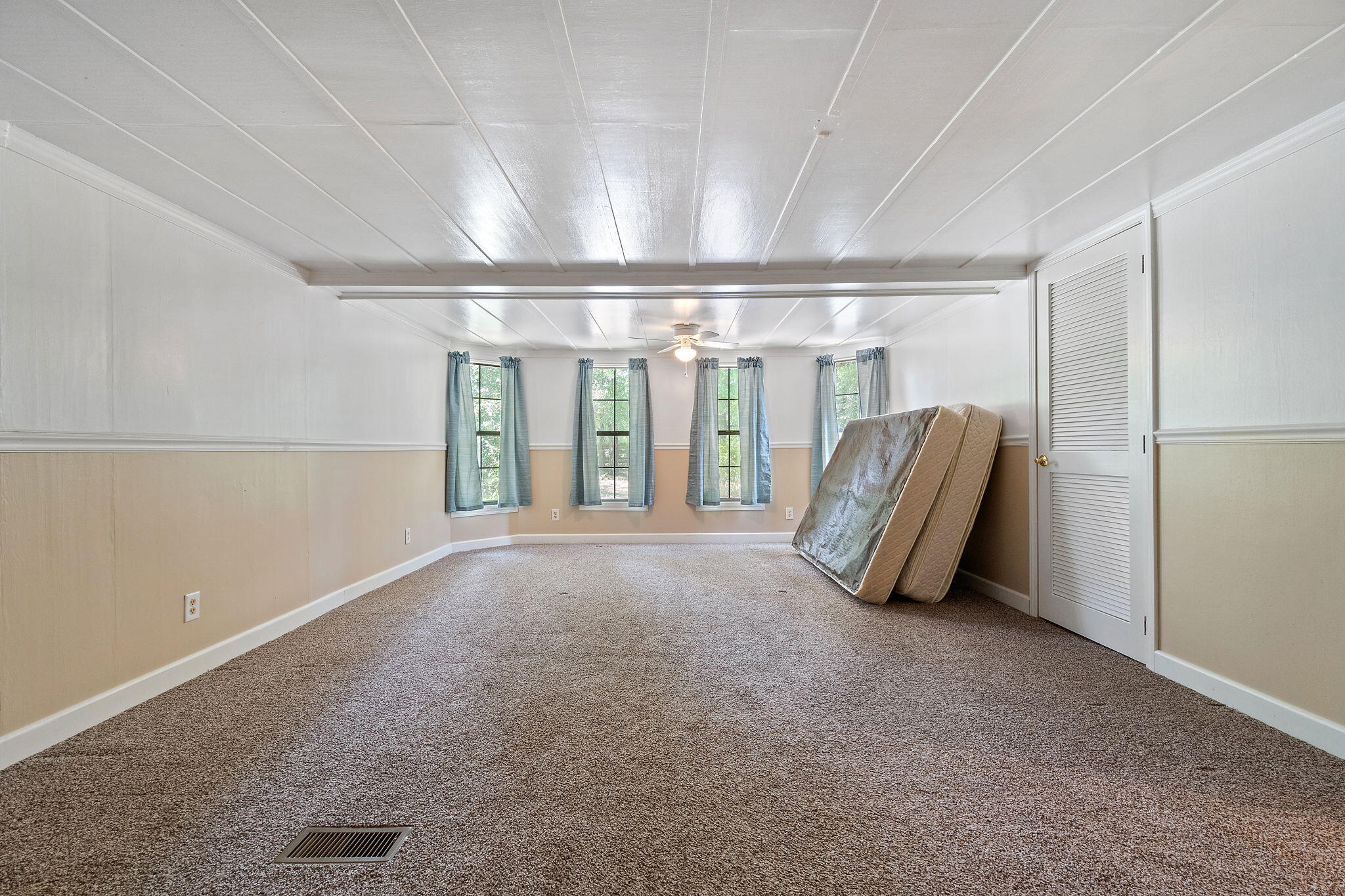 FOXES RUN 1ST ADDN - Residential