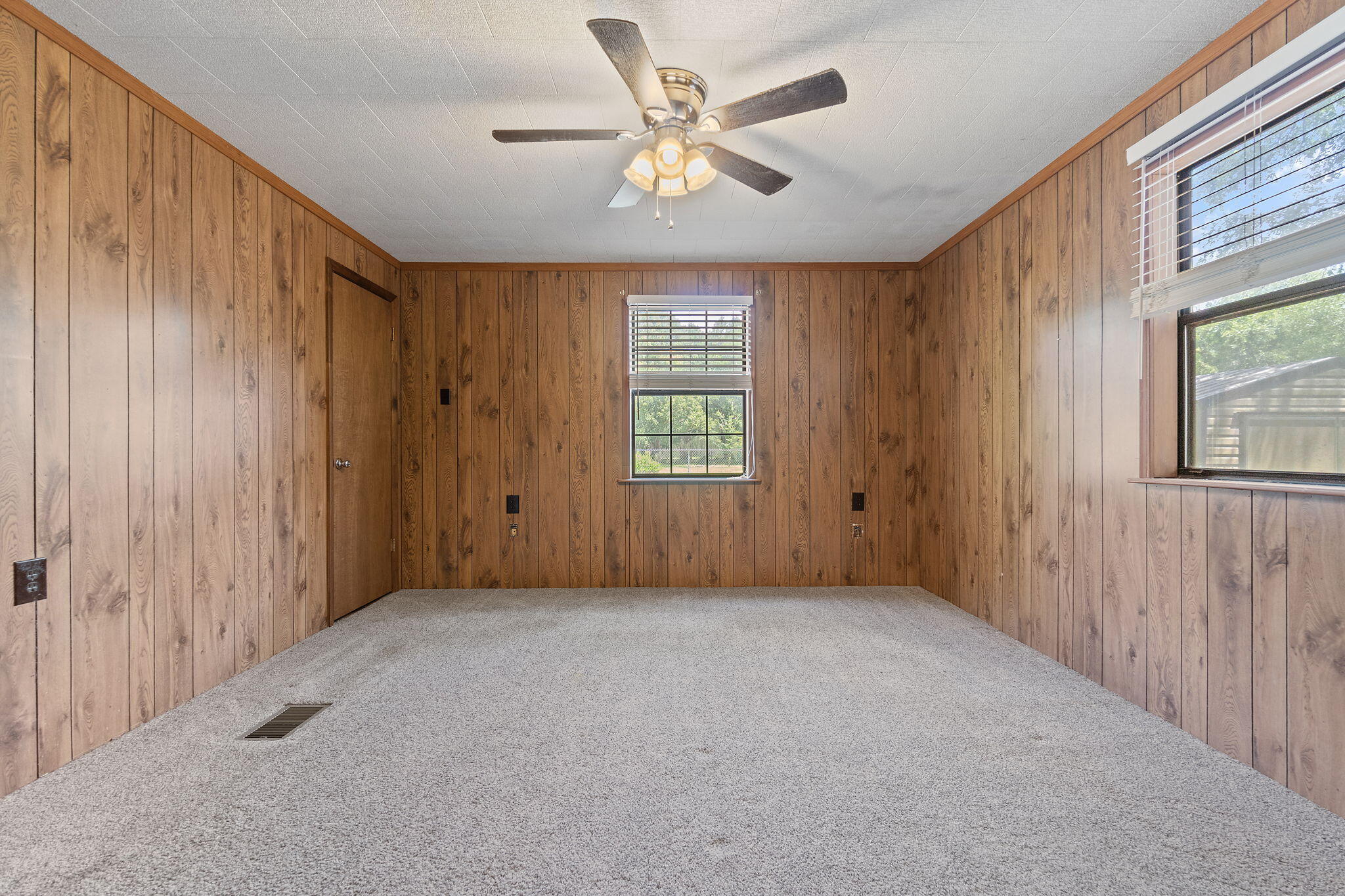 FOXES RUN 1ST ADDN - Residential