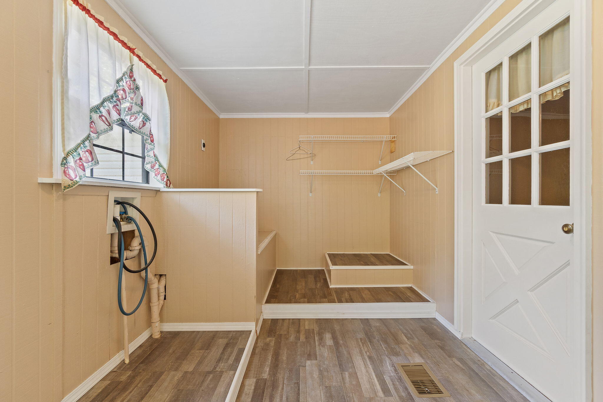 FOXES RUN 1ST ADDN - Residential