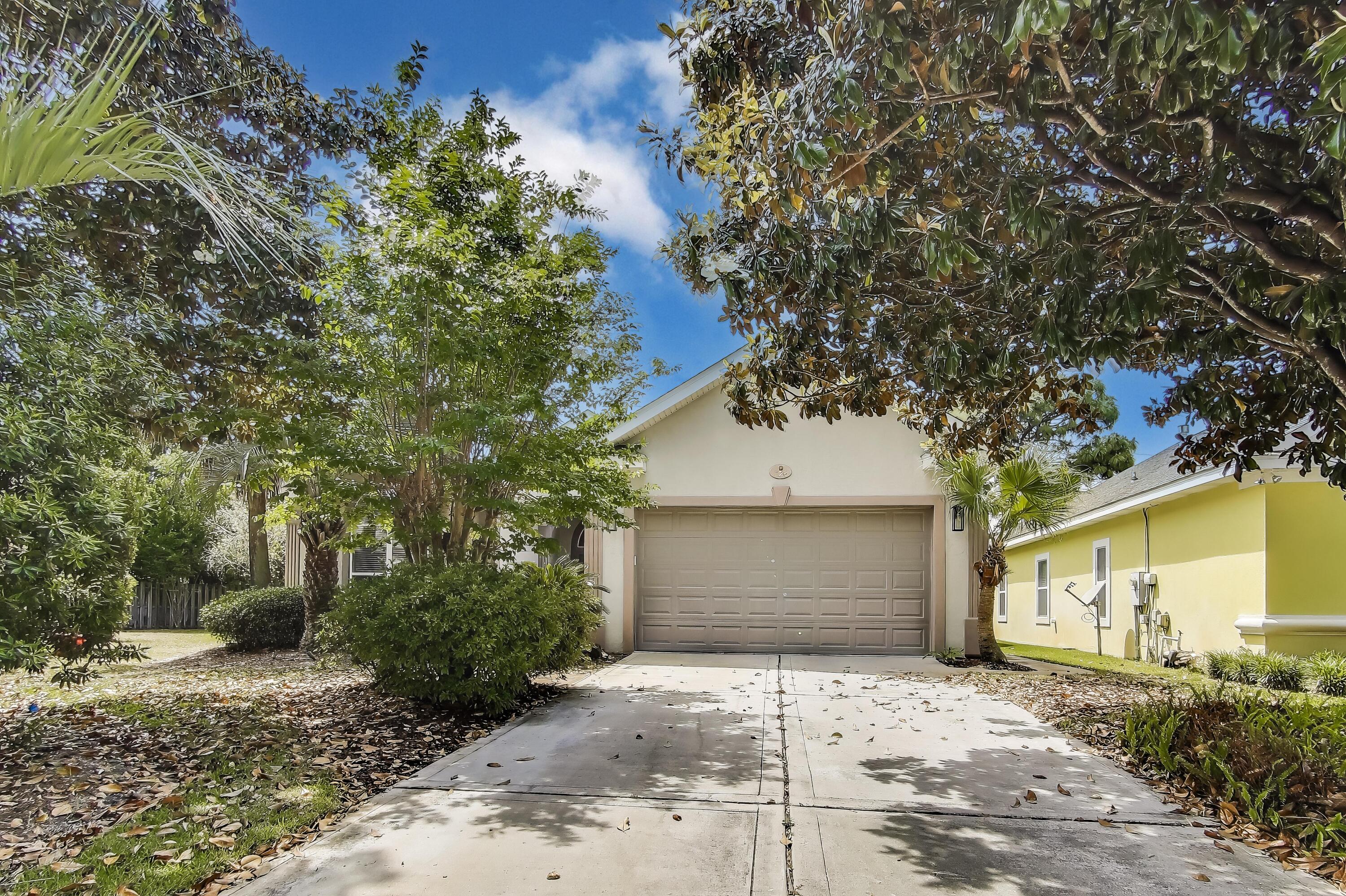 EMERALD LAKES PH 1 - Residential