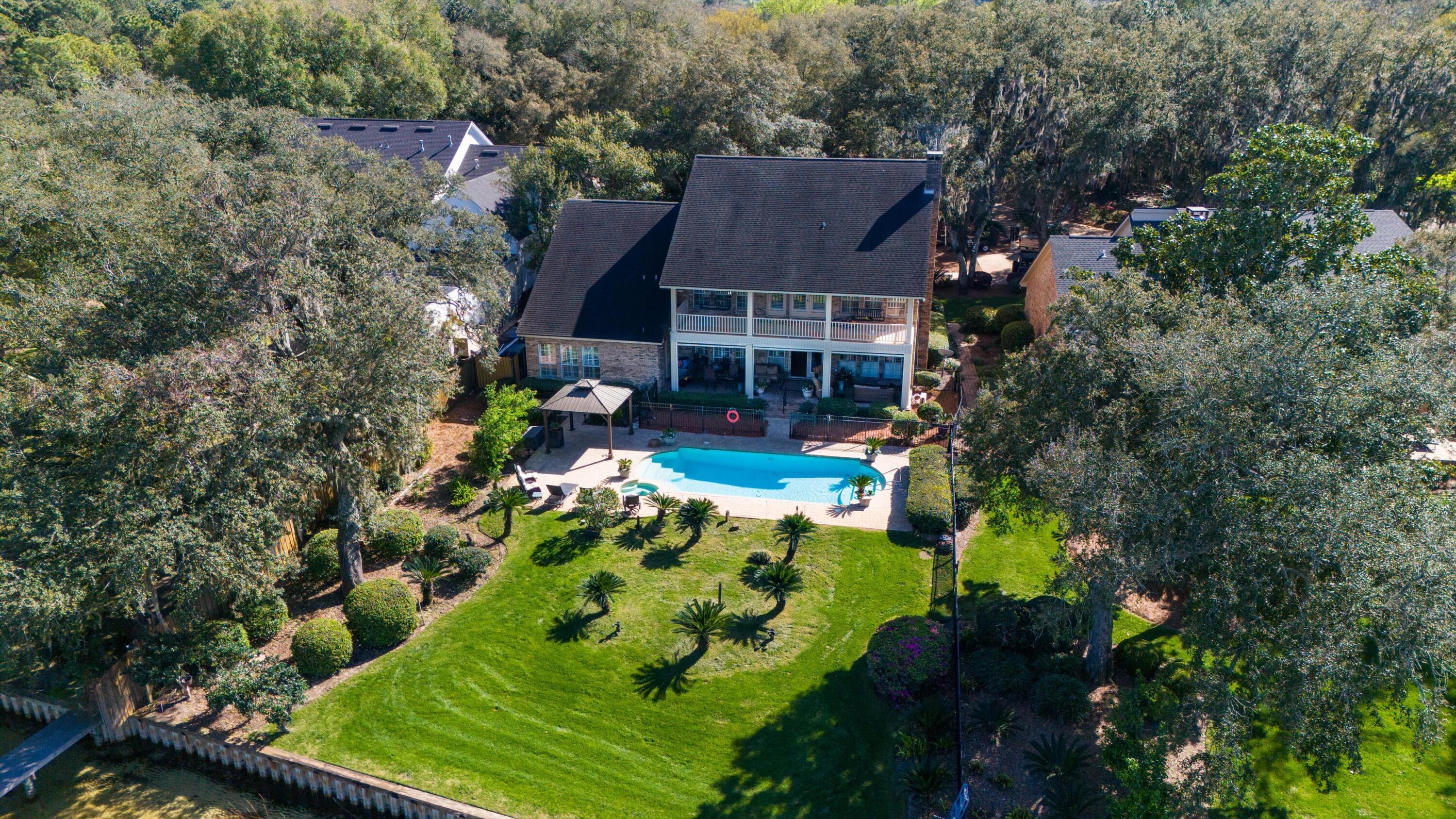 HUGHES ESTATES 1ST ADDN - Residential