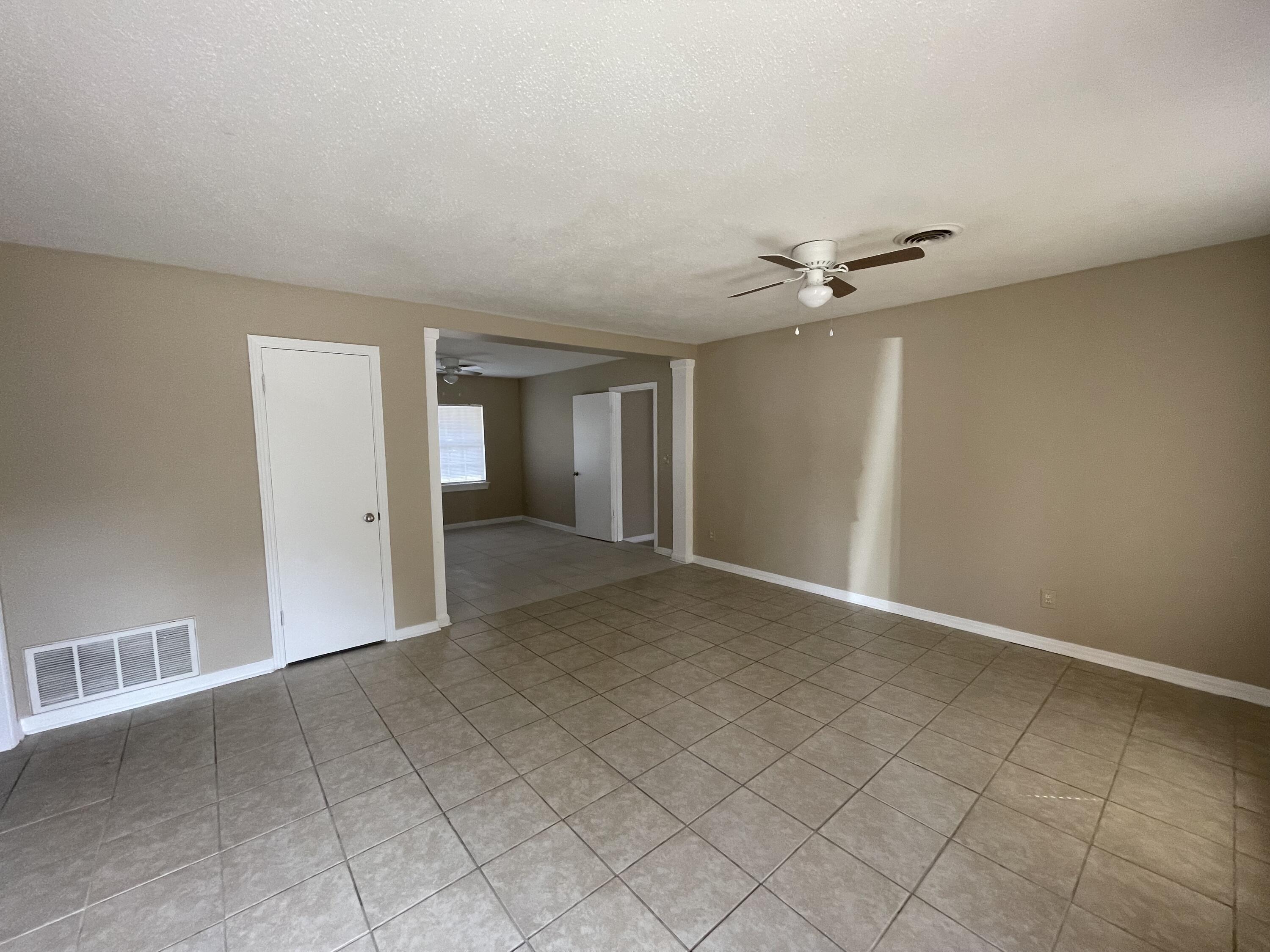 SANTA MARKELLA - Residential Lease