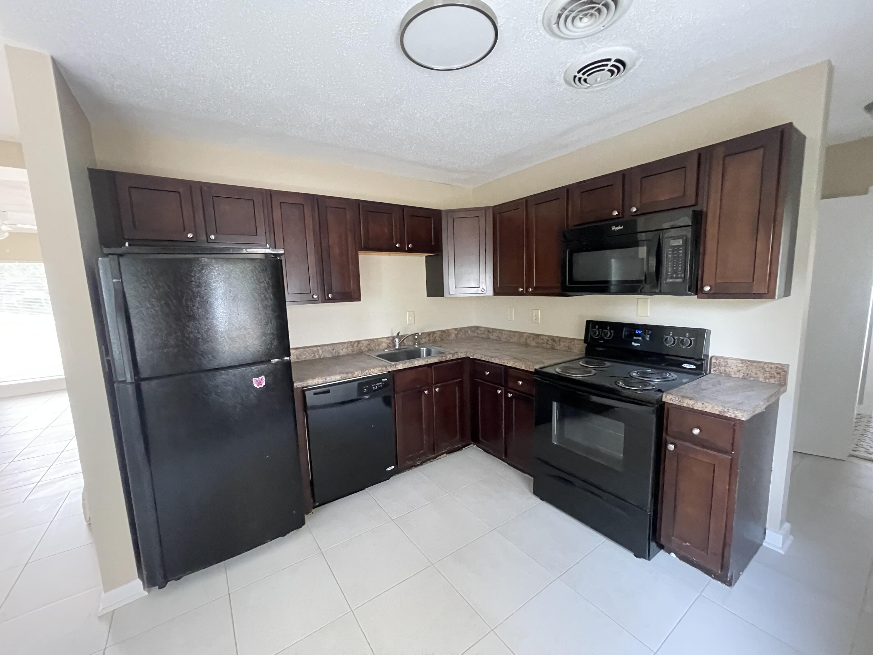 SANTA MARKELLA - Residential Lease