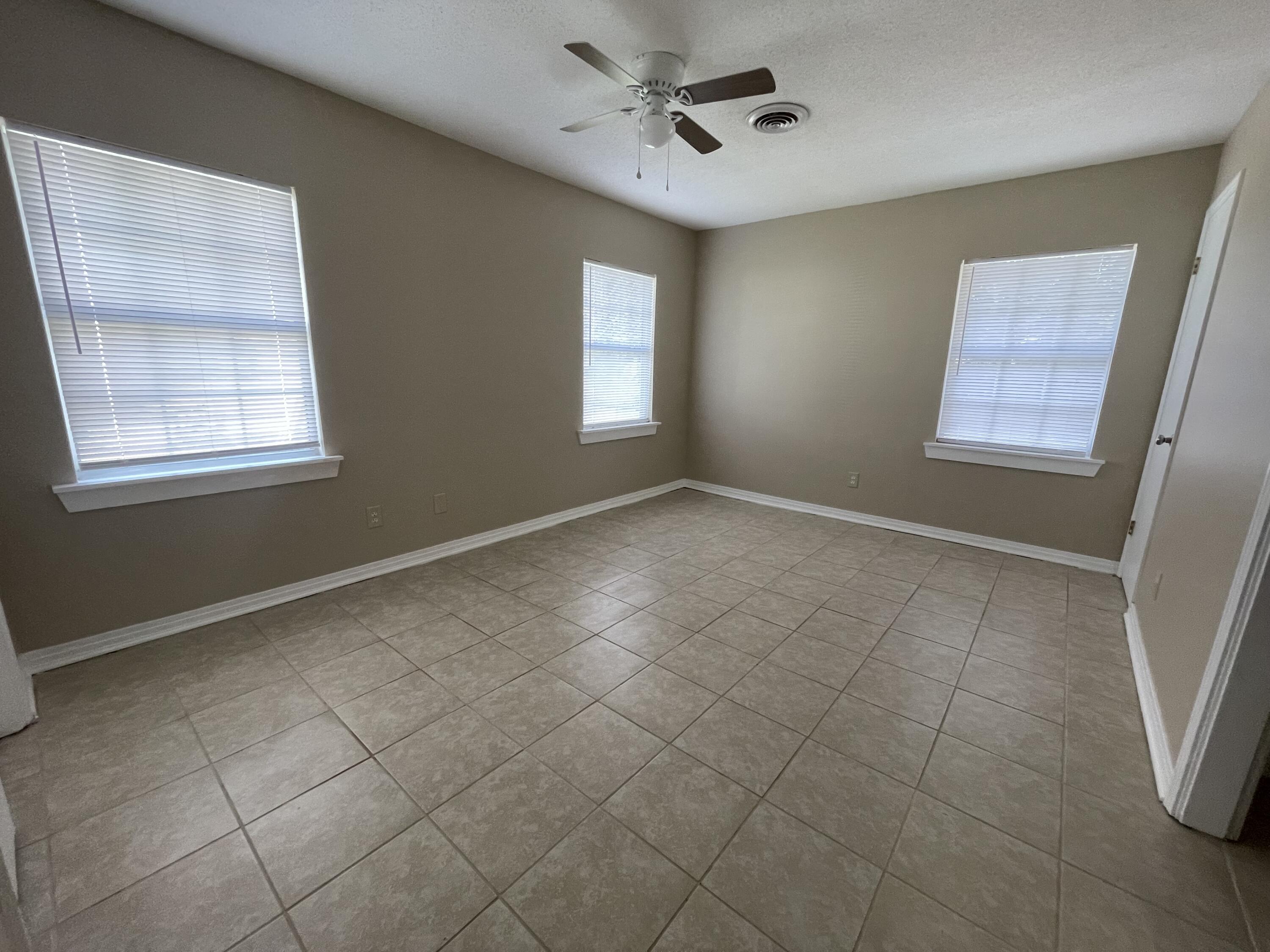 SANTA MARKELLA - Residential Lease