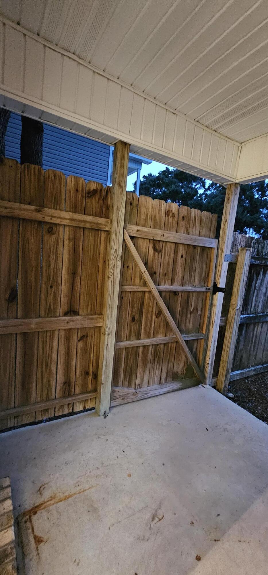 WINTERHAVEN S/D LOT 12 BLK A - Residential