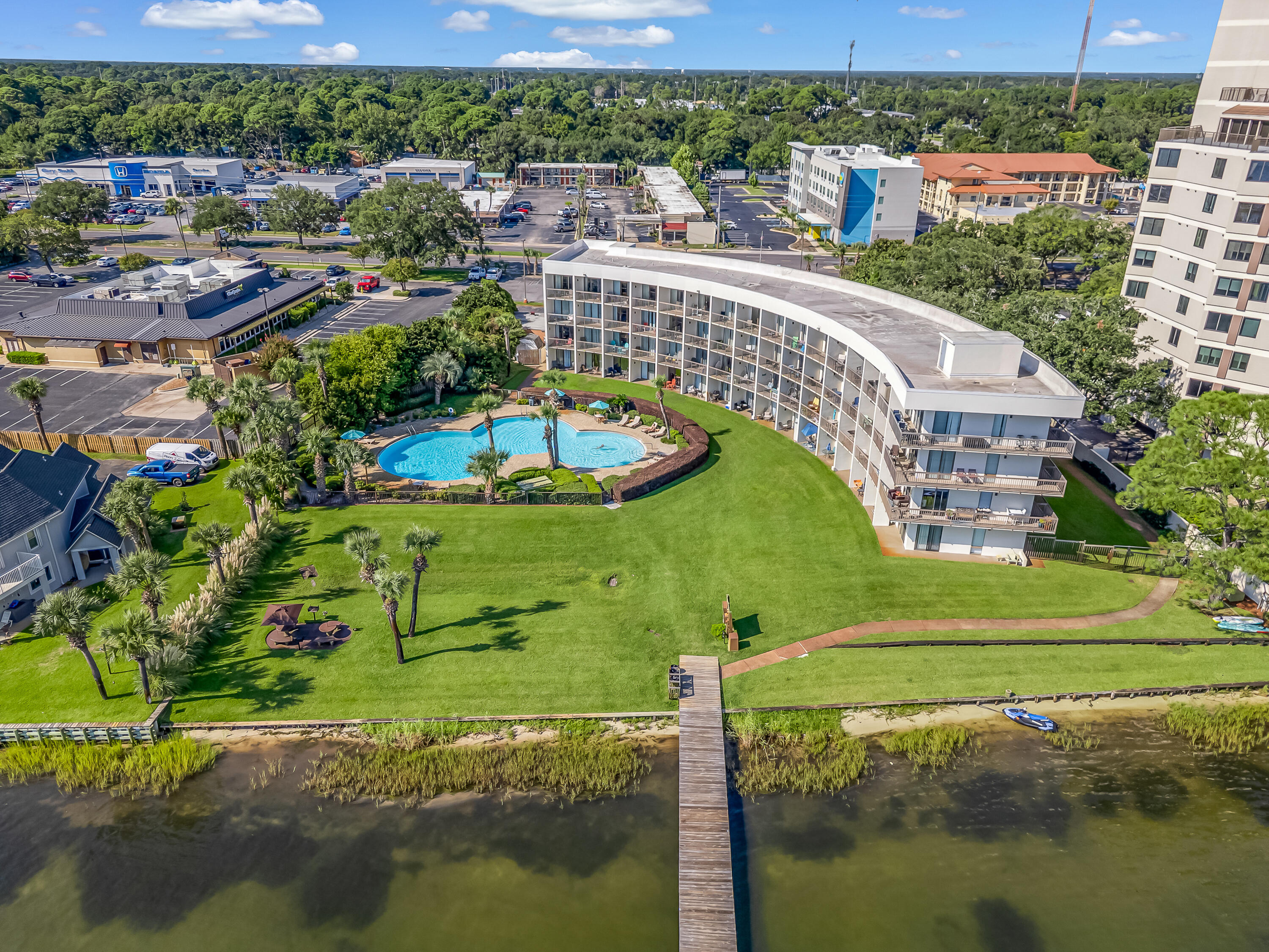 PIRATES BAY PH 1 - Residential