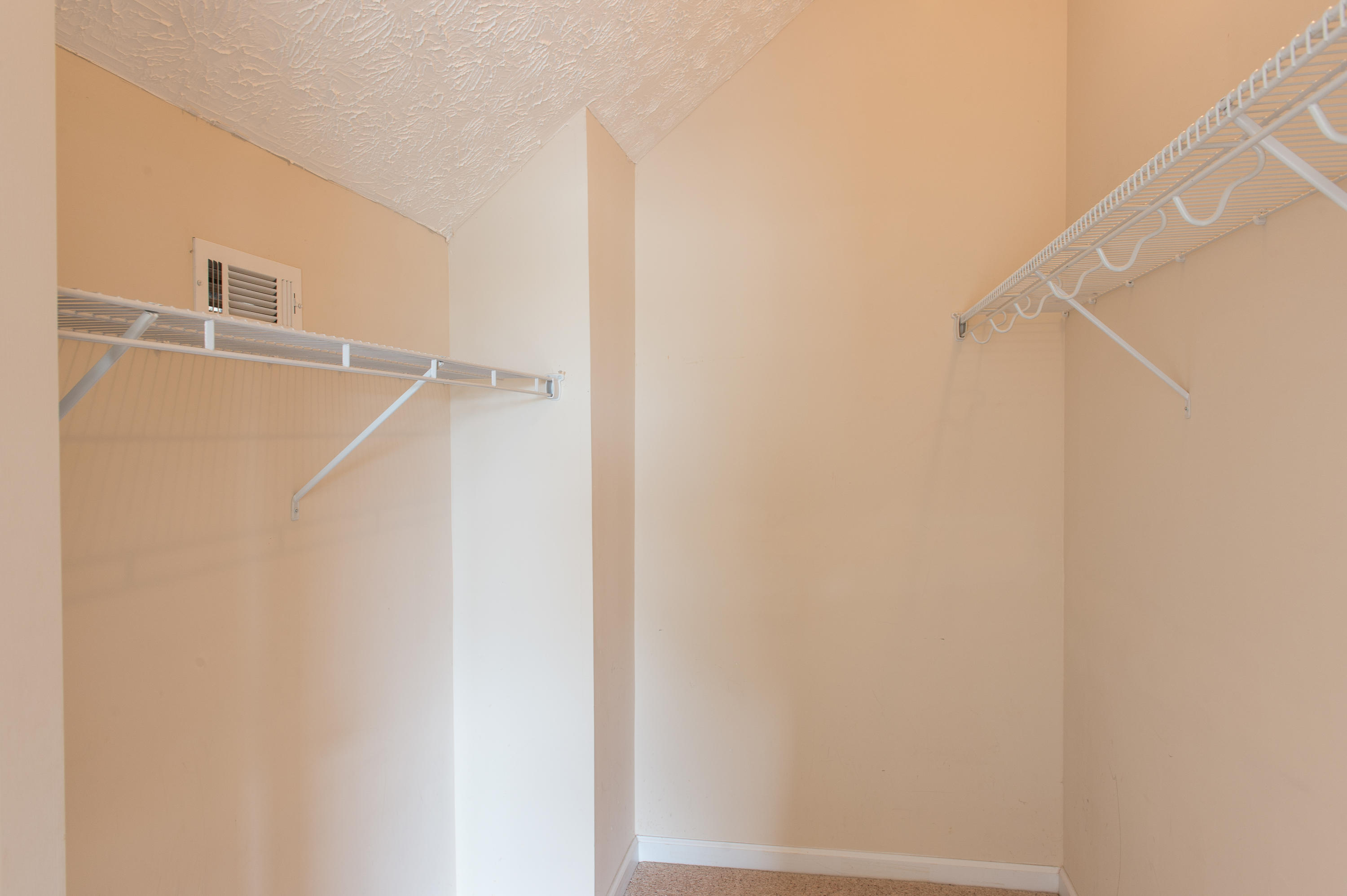 BRANDON OAKS 2ND ADD - Residential