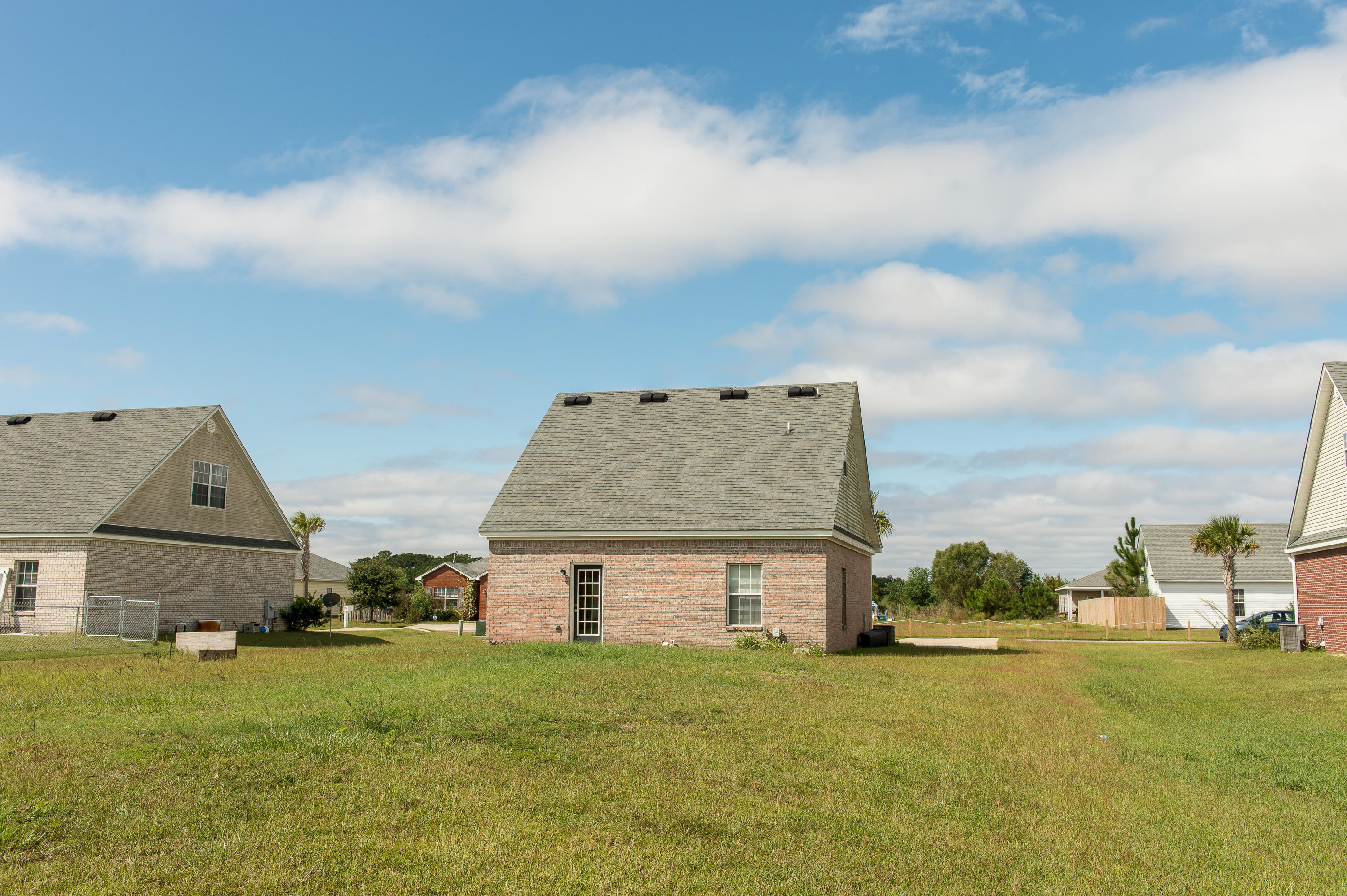 BRANDON OAKS 2ND ADD - Residential