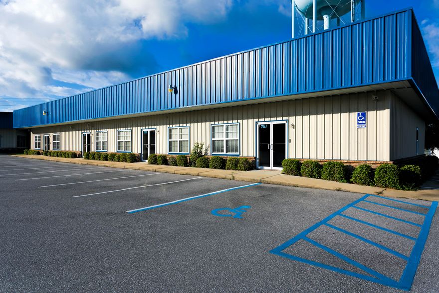 Fantastic combination of the office and warehouse space located at the business plaza right off PJ Adams Parkway in Crestview. The unit consists of 1180 sqft of office and 1020 sqft of warehouse. There is one roll up door and one bathroom. The business complex has a great access from all major roads and the plenty of parking.