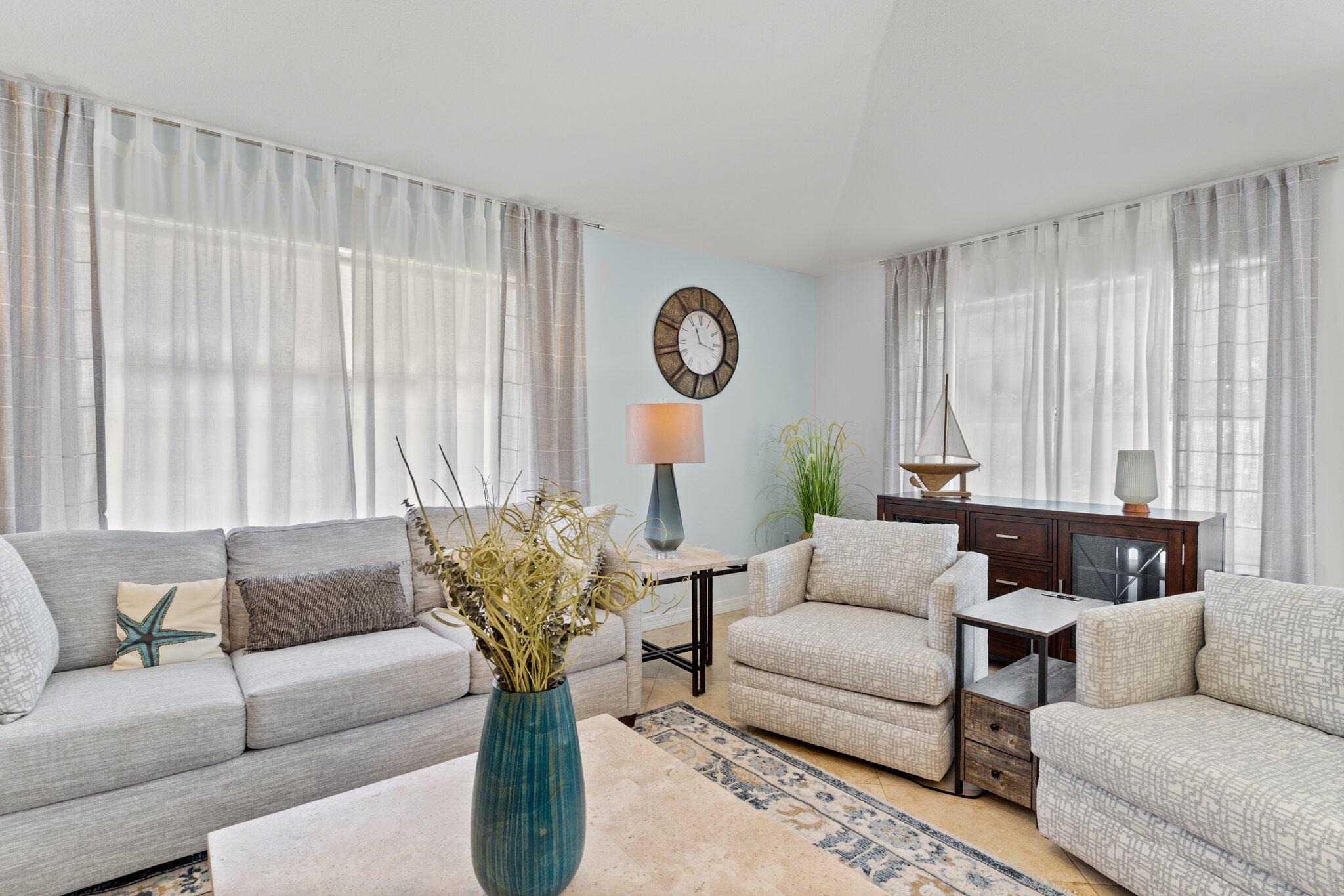 PARADISE RETREAT - Residential