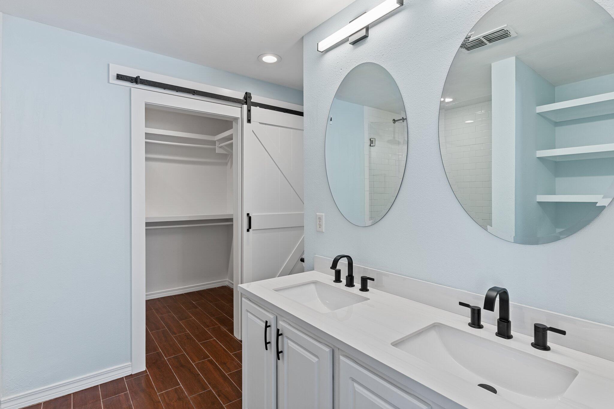 PARADISE RETREAT - Residential