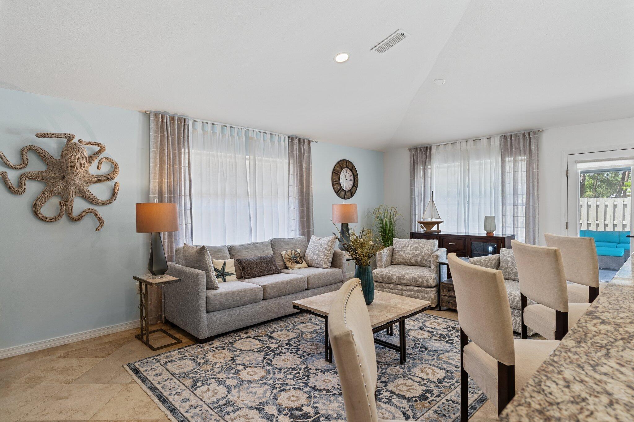 PARADISE RETREAT - Residential