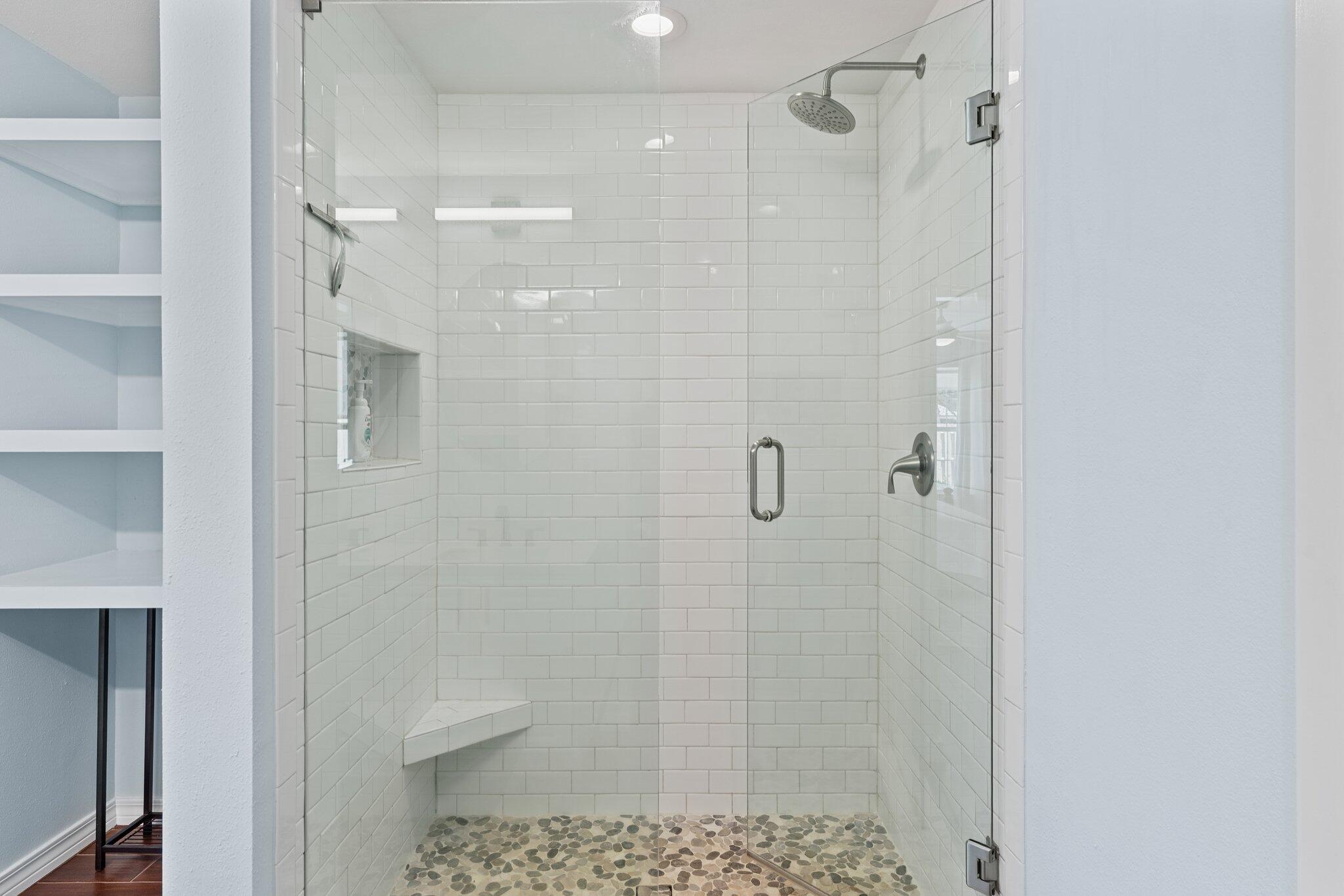 PARADISE RETREAT - Residential