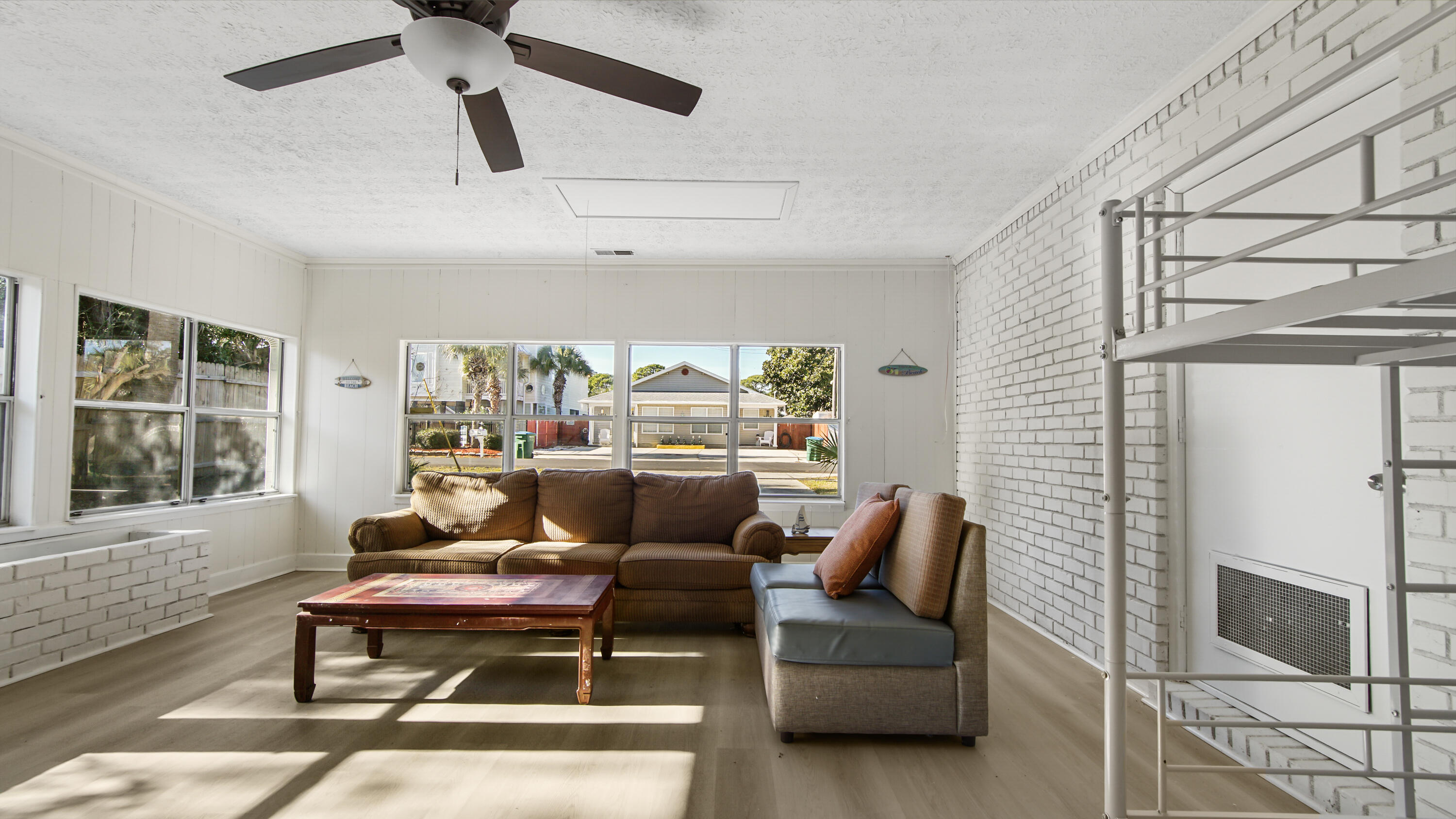 HOLIDAY BEACH UNIT 15 - Residential