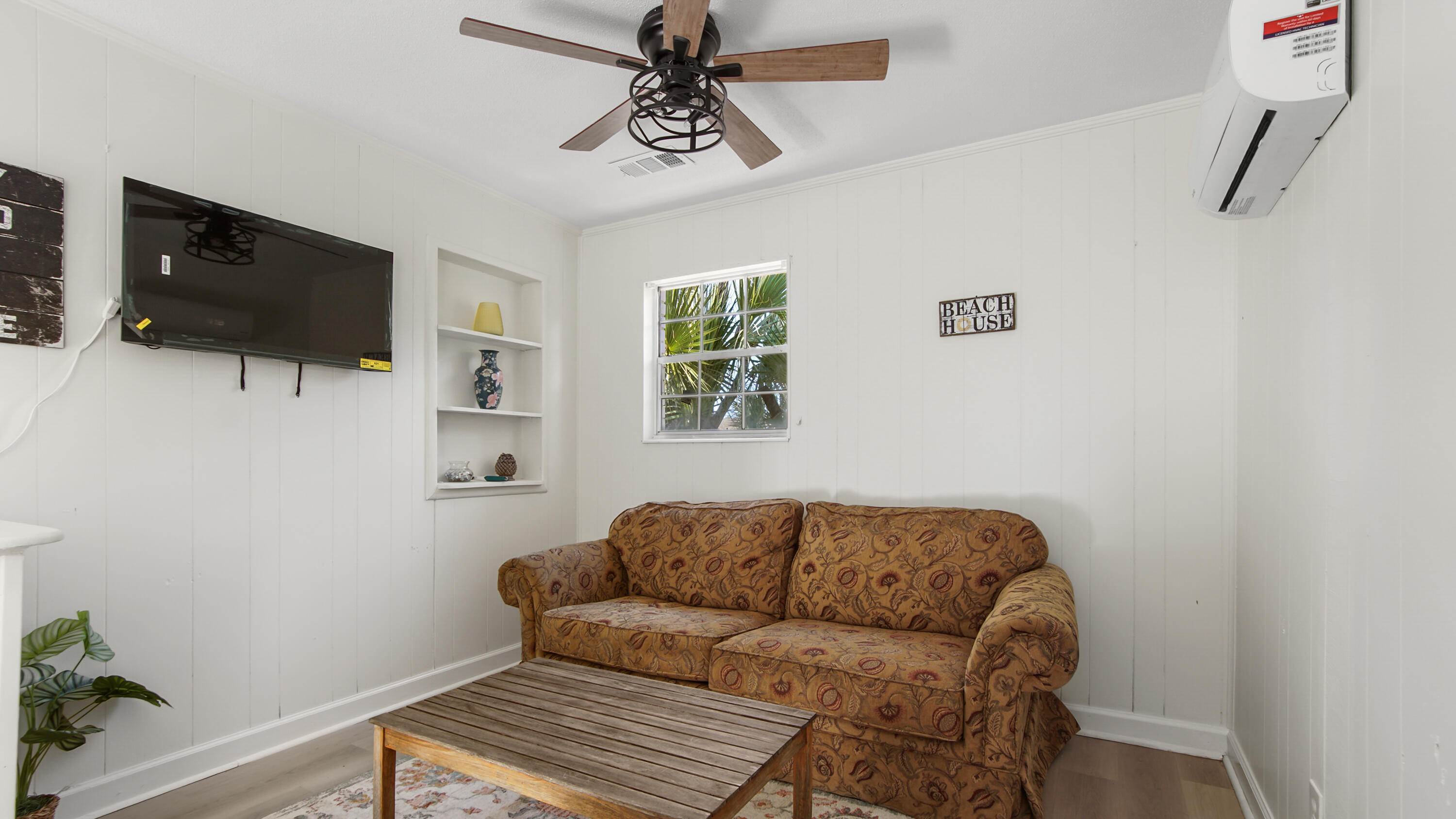 HOLIDAY BEACH UNIT 15 - Residential