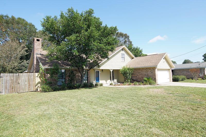 MARY ESTHER MANOR 1ST ADDN - Residential