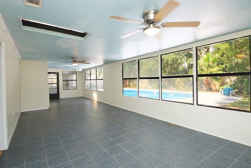 MARY ESTHER MANOR 1ST ADDN - Residential