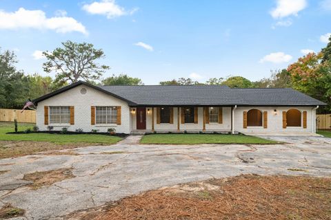 A home in Gulf Breeze