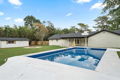 A home in Gulf Breeze