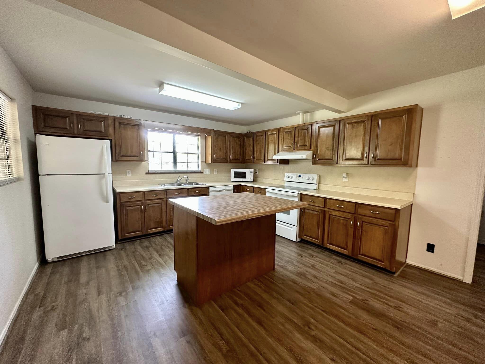 METES & BOUNDS - Residential Lease