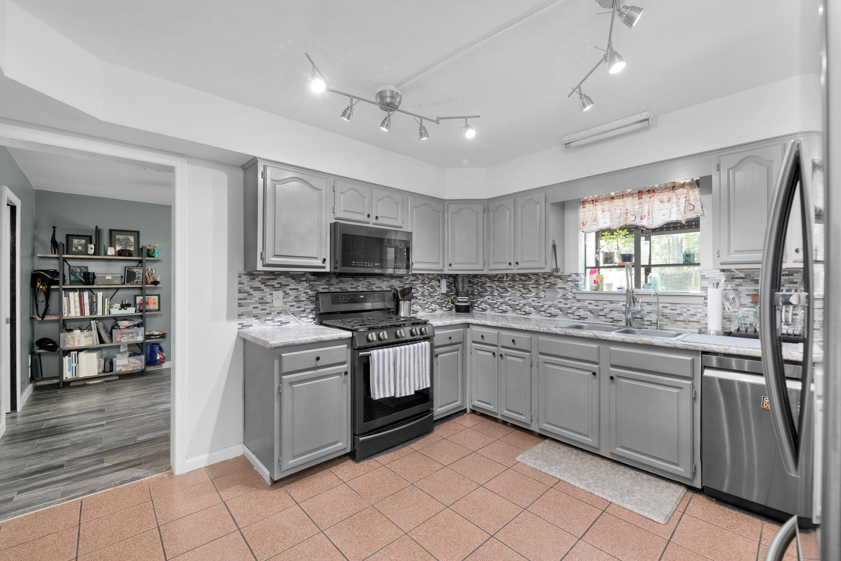 OVERBROOK 2ND ADDN - Residential