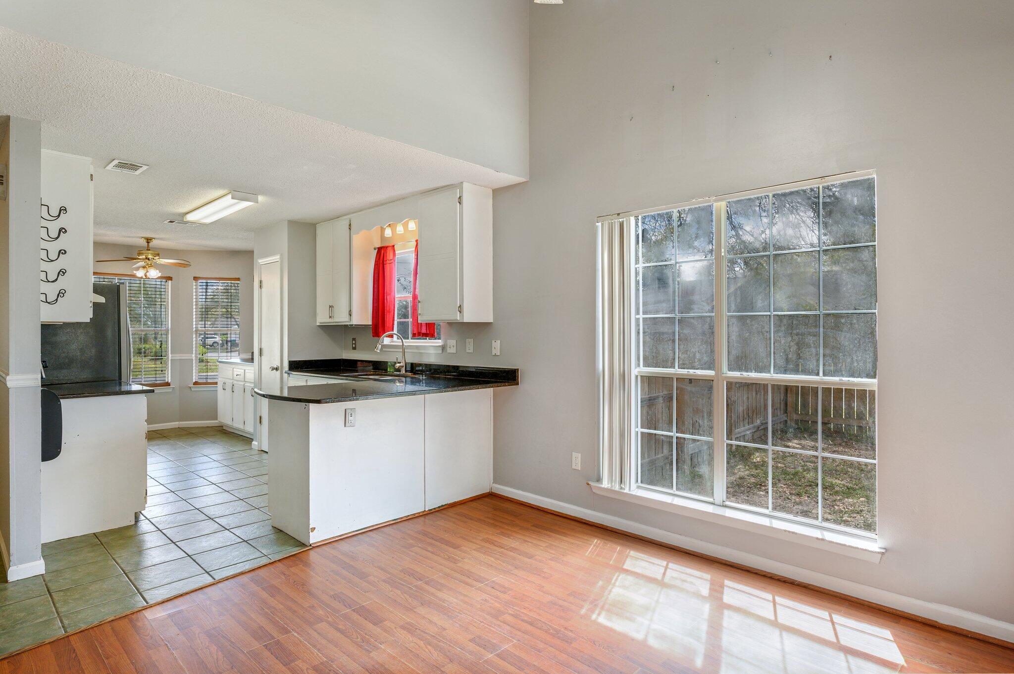 HOLLYROD PARK - Residential