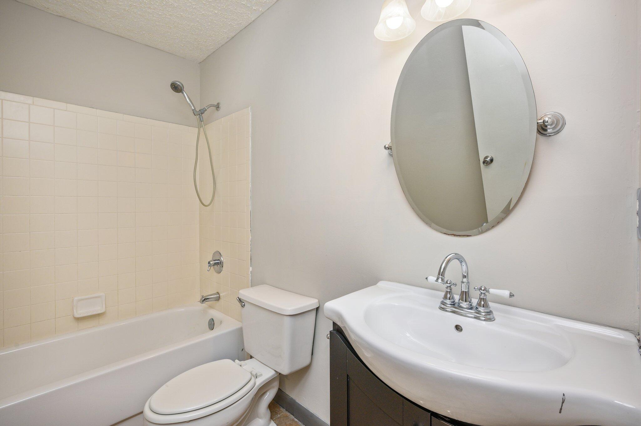 HOLLYROD PARK - Residential