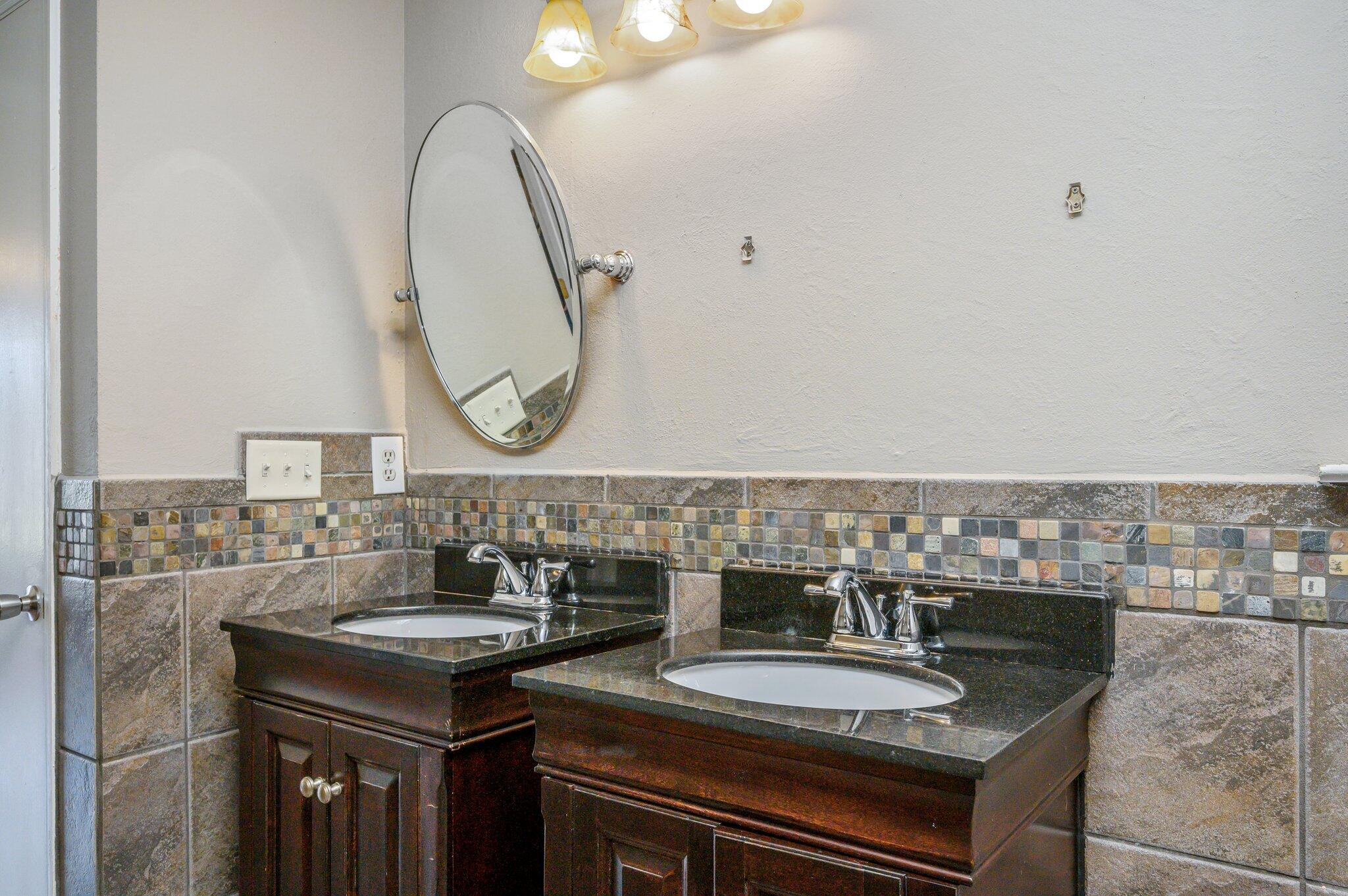 HOLLYROD PARK - Residential