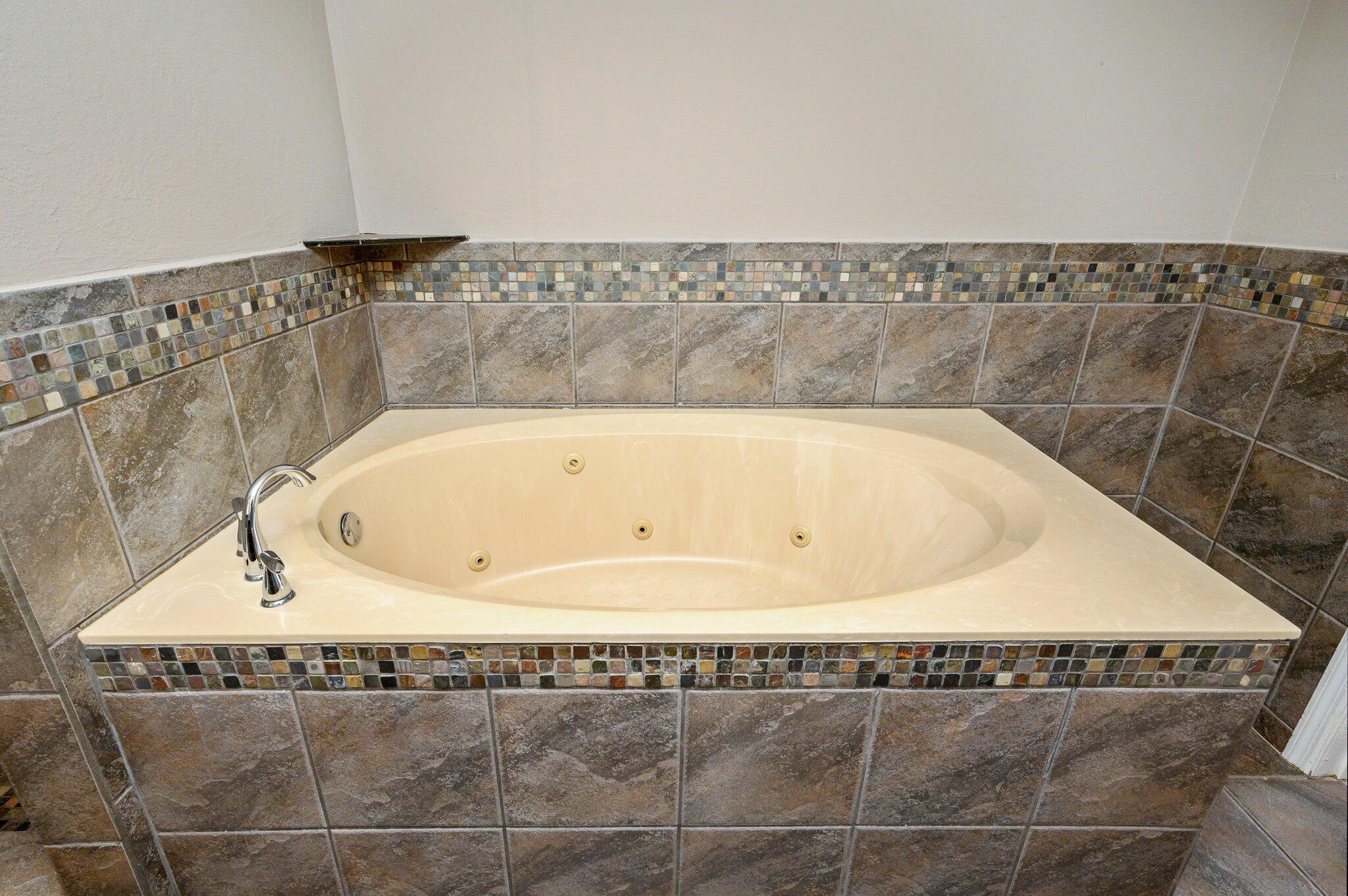 HOLLYROD PARK - Residential