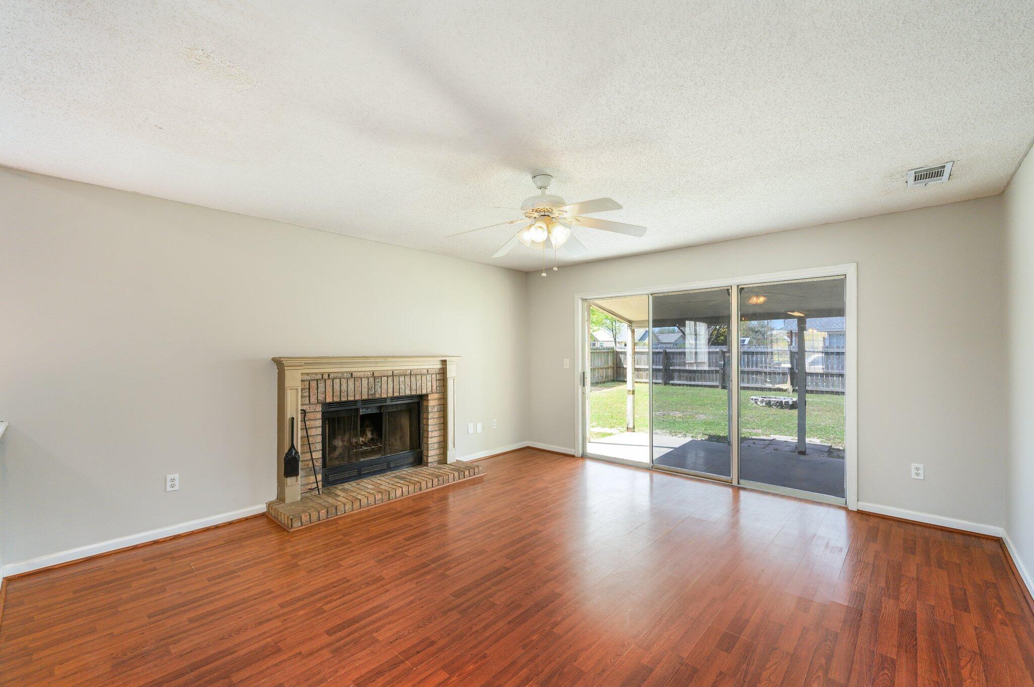 HOLLYROD PARK - Residential