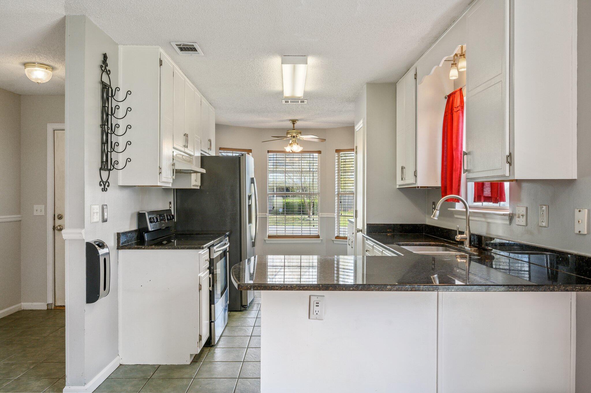 HOLLYROD PARK - Residential