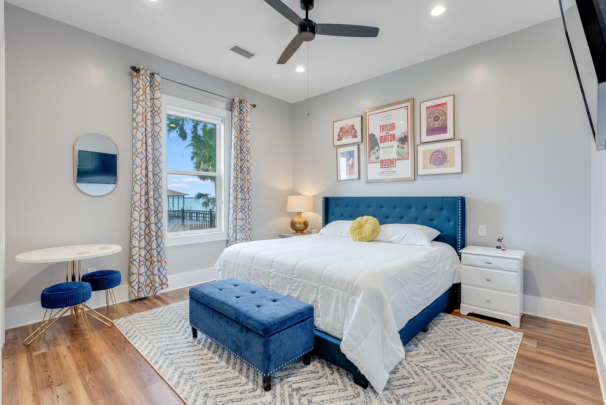 FLAMINGO BEACH - Residential