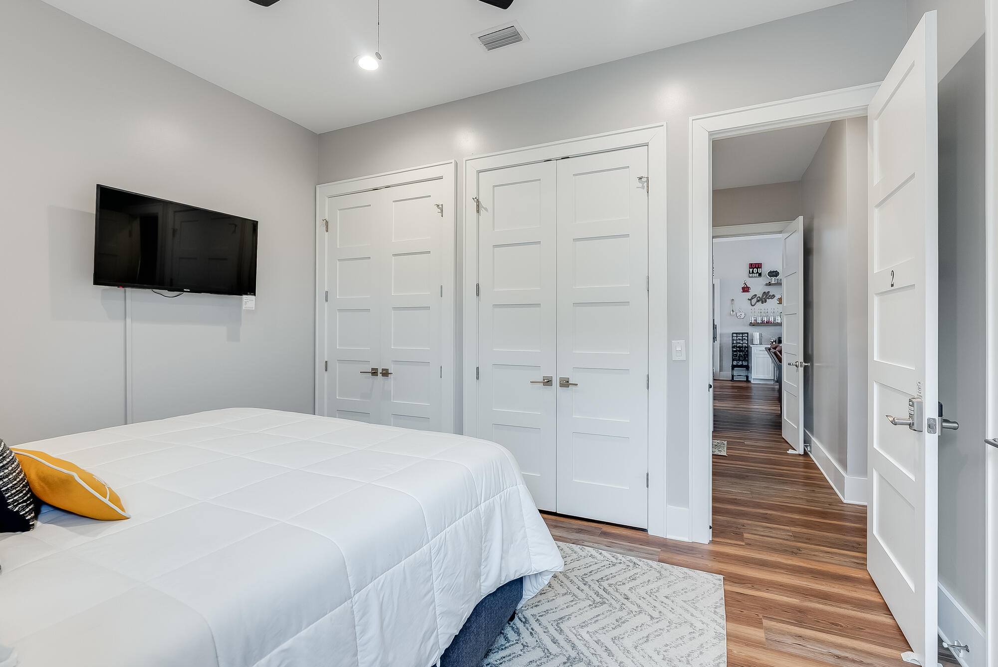 FLAMINGO BEACH - Residential