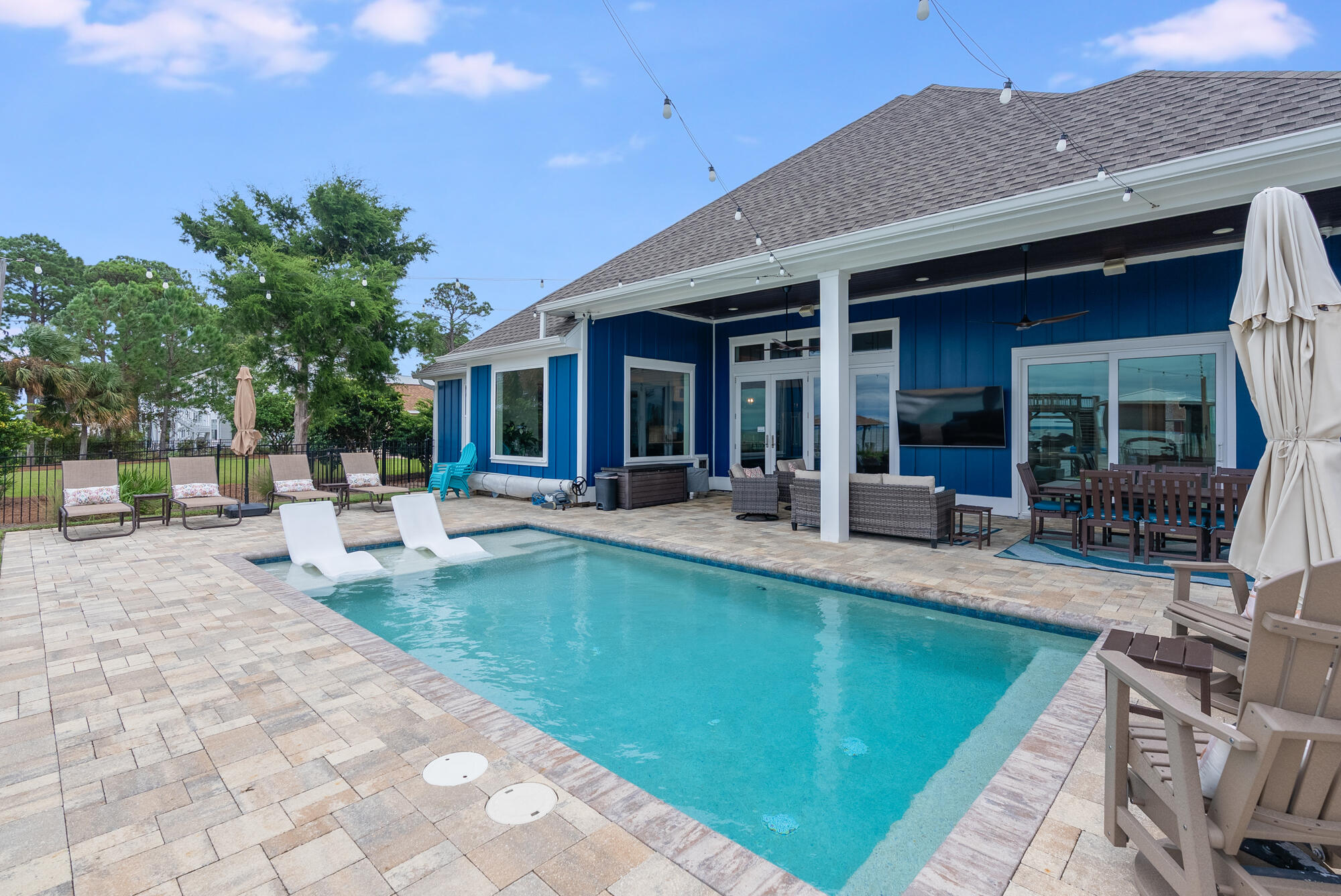 FLAMINGO BEACH - Residential