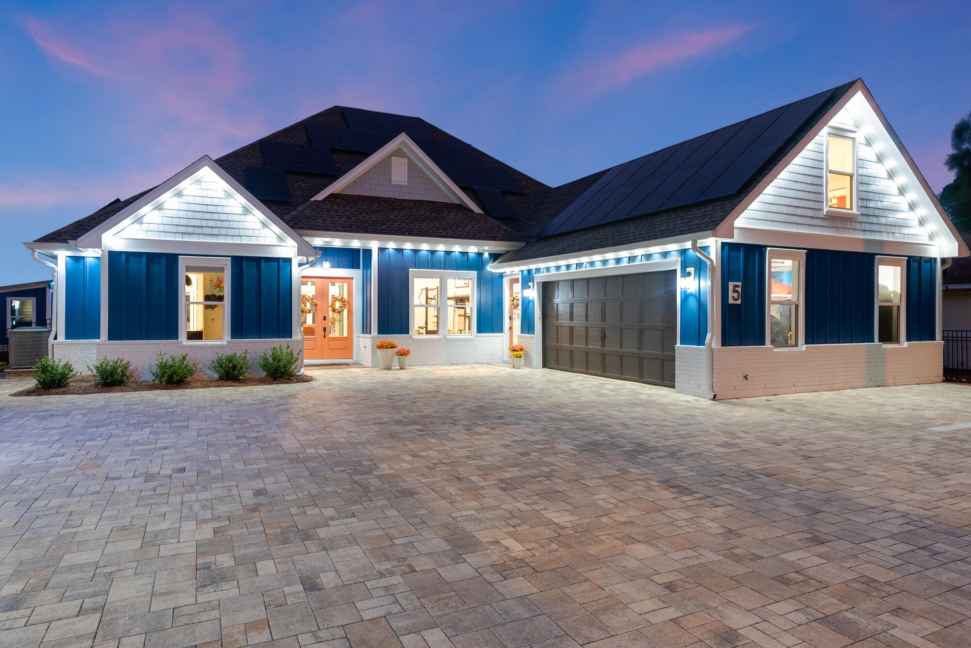 FLAMINGO BEACH - Residential