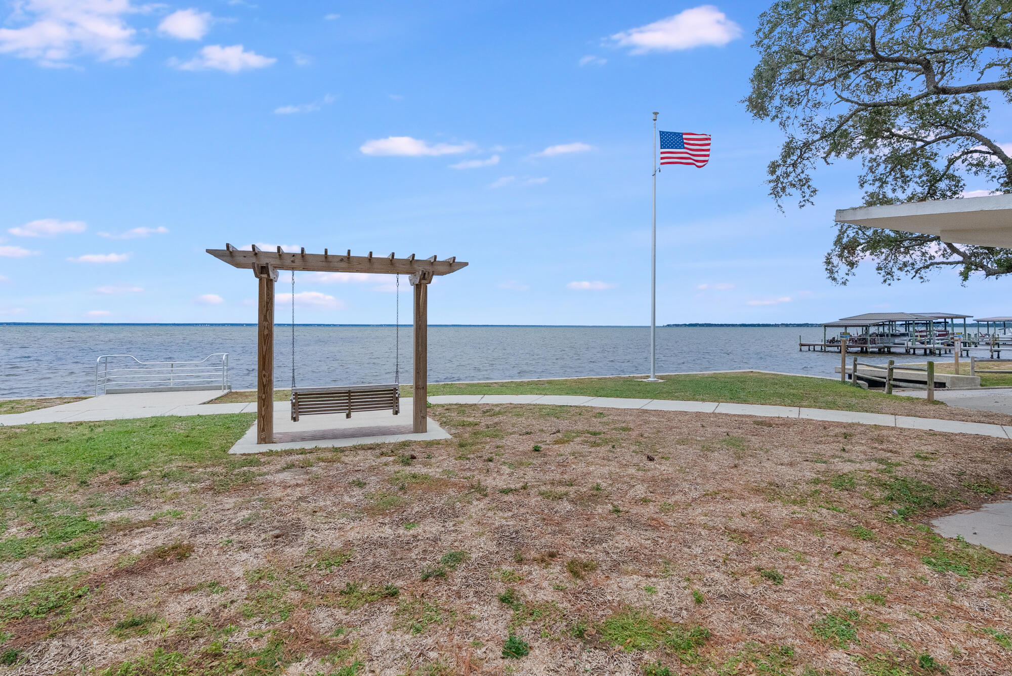 FLAMINGO BEACH - Residential