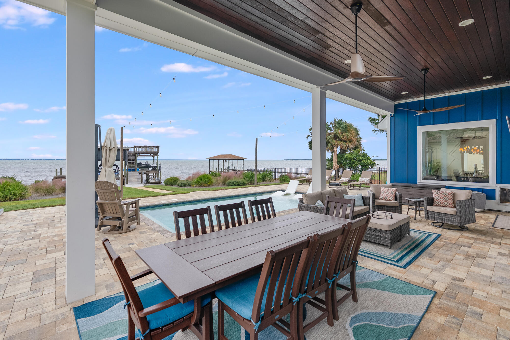 FLAMINGO BEACH - Residential