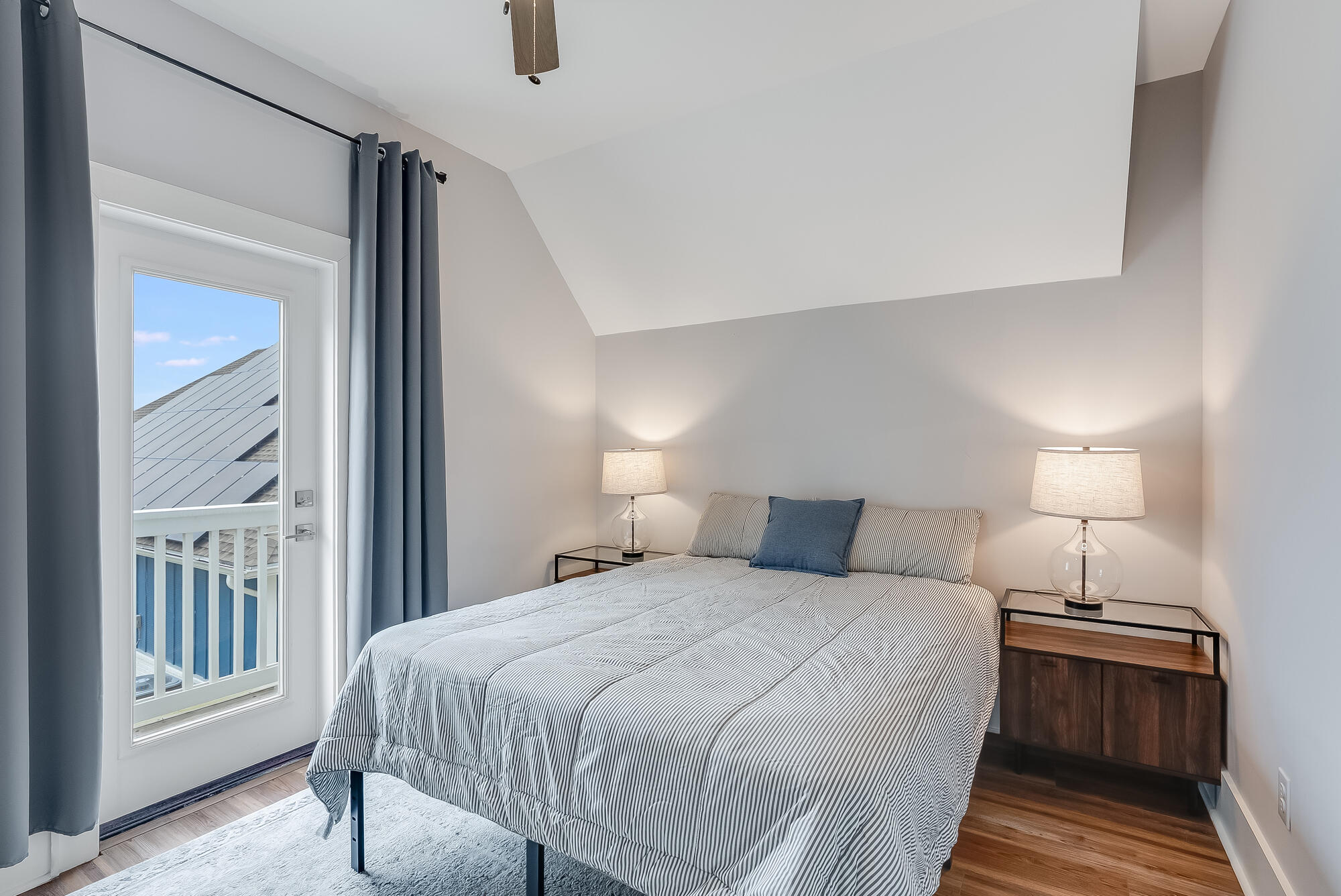 FLAMINGO BEACH - Residential