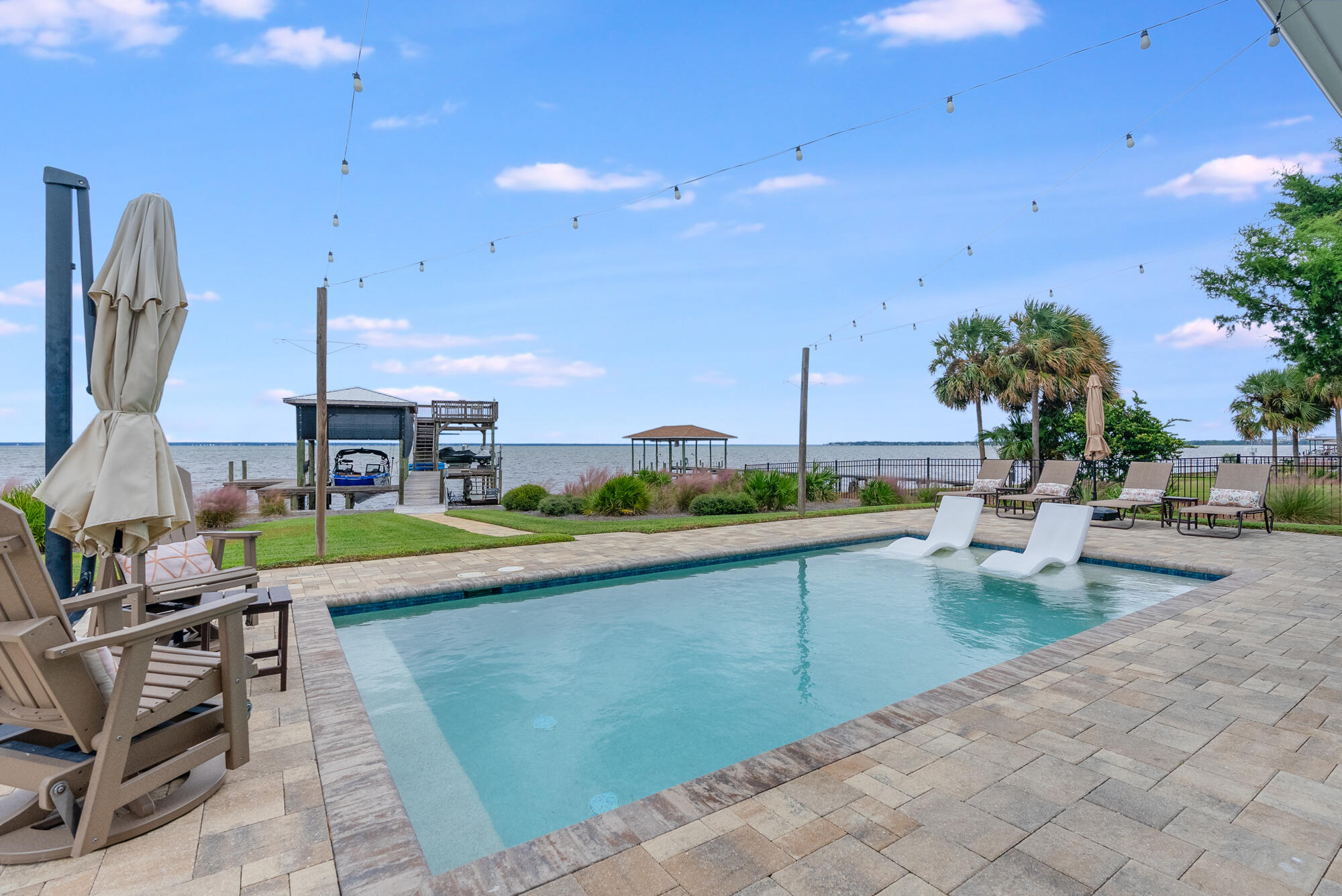 FLAMINGO BEACH - Residential