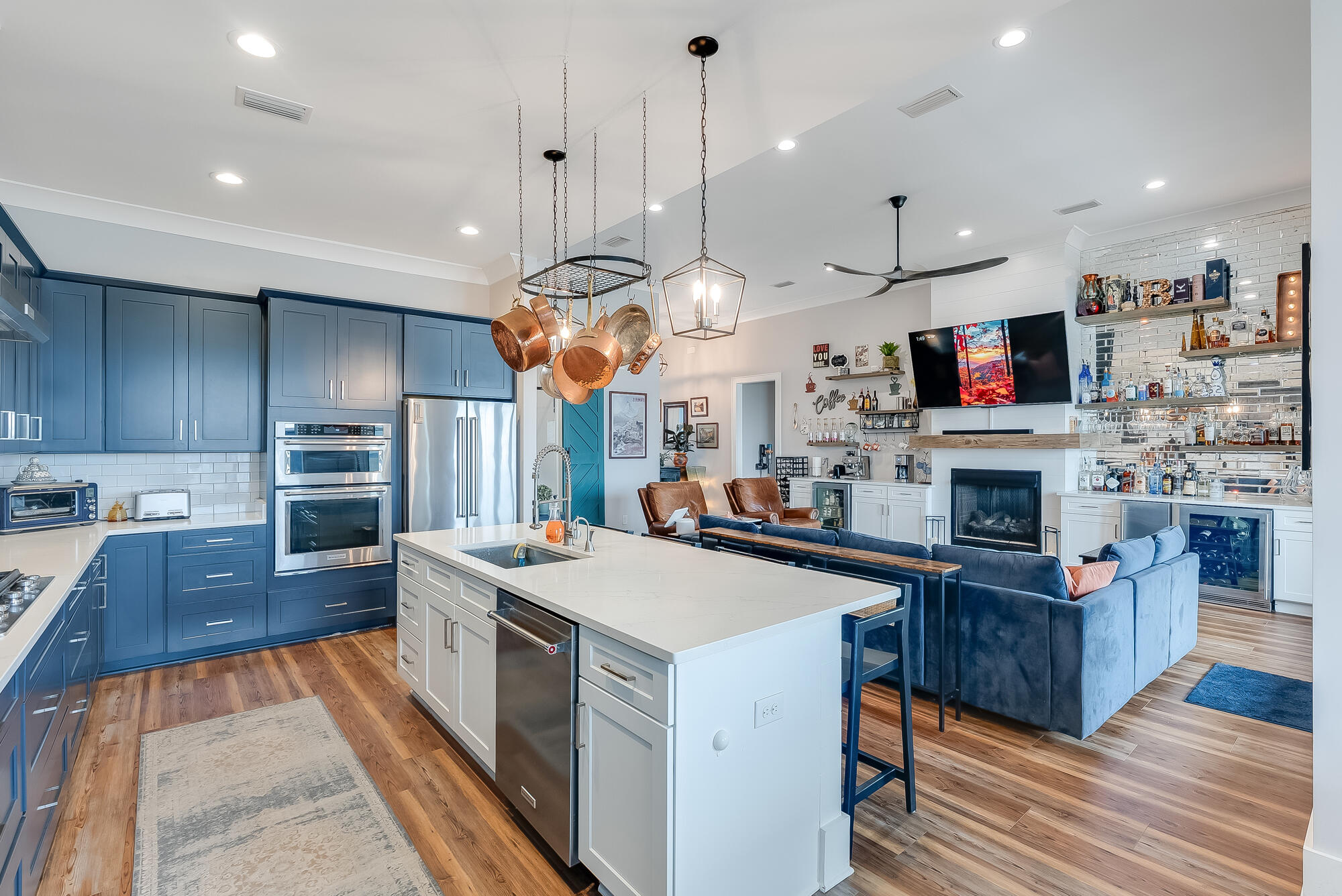 FLAMINGO BEACH - Residential