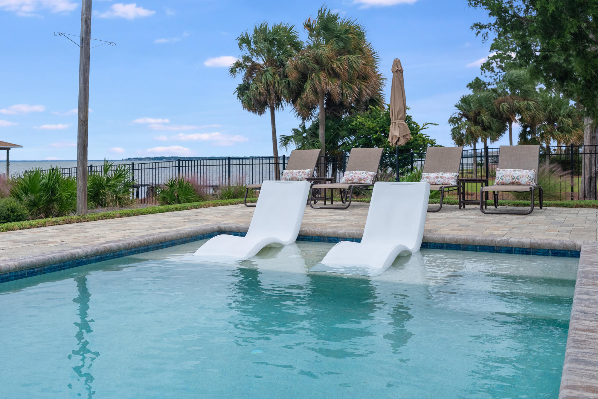 FLAMINGO BEACH - Residential