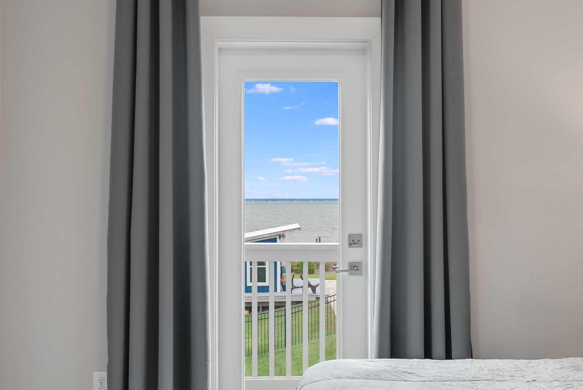 FLAMINGO BEACH - Residential