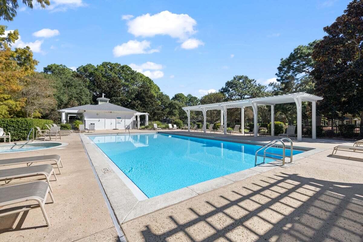 LAUREL GROVE - Residential