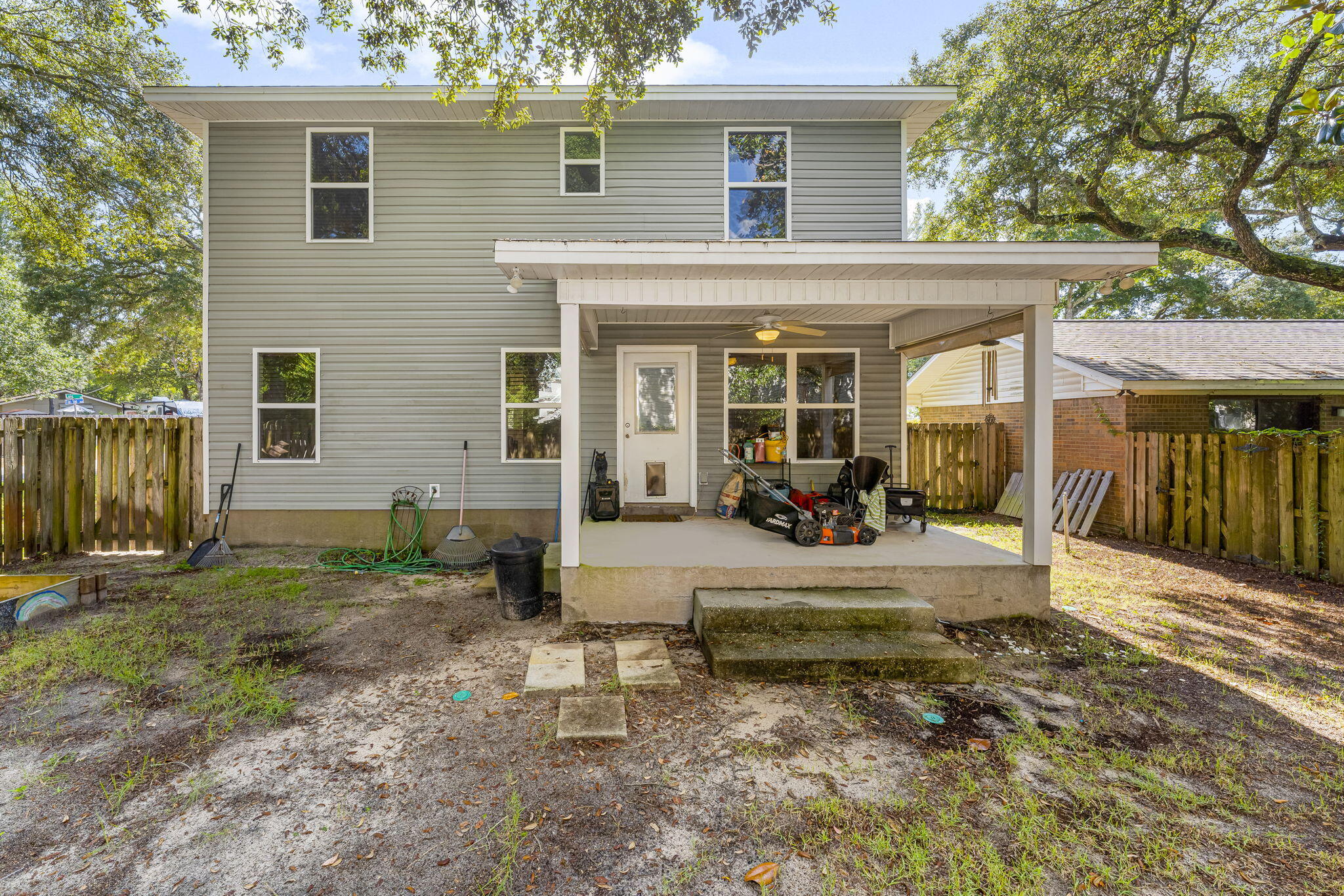 TOM BARROW - Residential