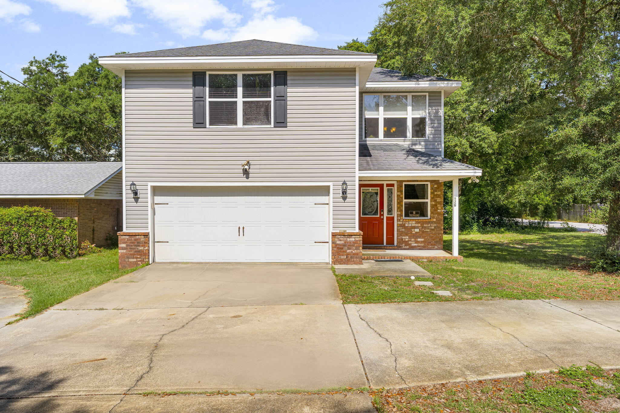 Located in the heart of Fort Walton, this home is a close commute to Eglin AFB and Hurlburt Field, not to mention a short ride of less than 15 minutes to the beaches of Okaloosa Island. If you need to store a boat, a well known marina is less than two miles away. From there you can be in Destin on Crab Island with a short boat ride of 5 miles. This home has a lot to offer including an open concept kitchen connected to the living and dining space with plenty of room for entertaining. The large pantry gives plenty of storage and the half bath means guest never have to make their way upstairs into your living space. Upstairs you will find three bedrooms, two of which share a jack and jill bath and have ample closet space. One of the most impressive features of the home is the massive master bedroom. There is plenty of room to have a sitting area or an office space right alongside the largest bed you could want. There are also two separate walk in closets and an ensuite bathroom. The bathroom also features a 7 foot soaking tub for relaxing, after those long days at the beach. Don't forget the fenced in back yard for the pets, along with no HOA.
Great home in a central location to all the area has to offer! Come take a look and imagine putting your personal touches on this home and making it your own!