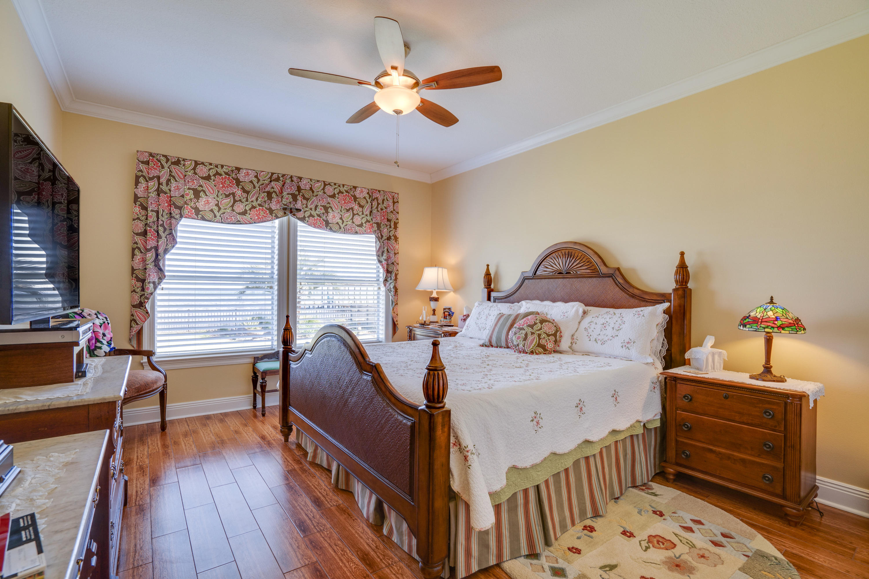 HOLIDAY SHORES ESTATES - Residential