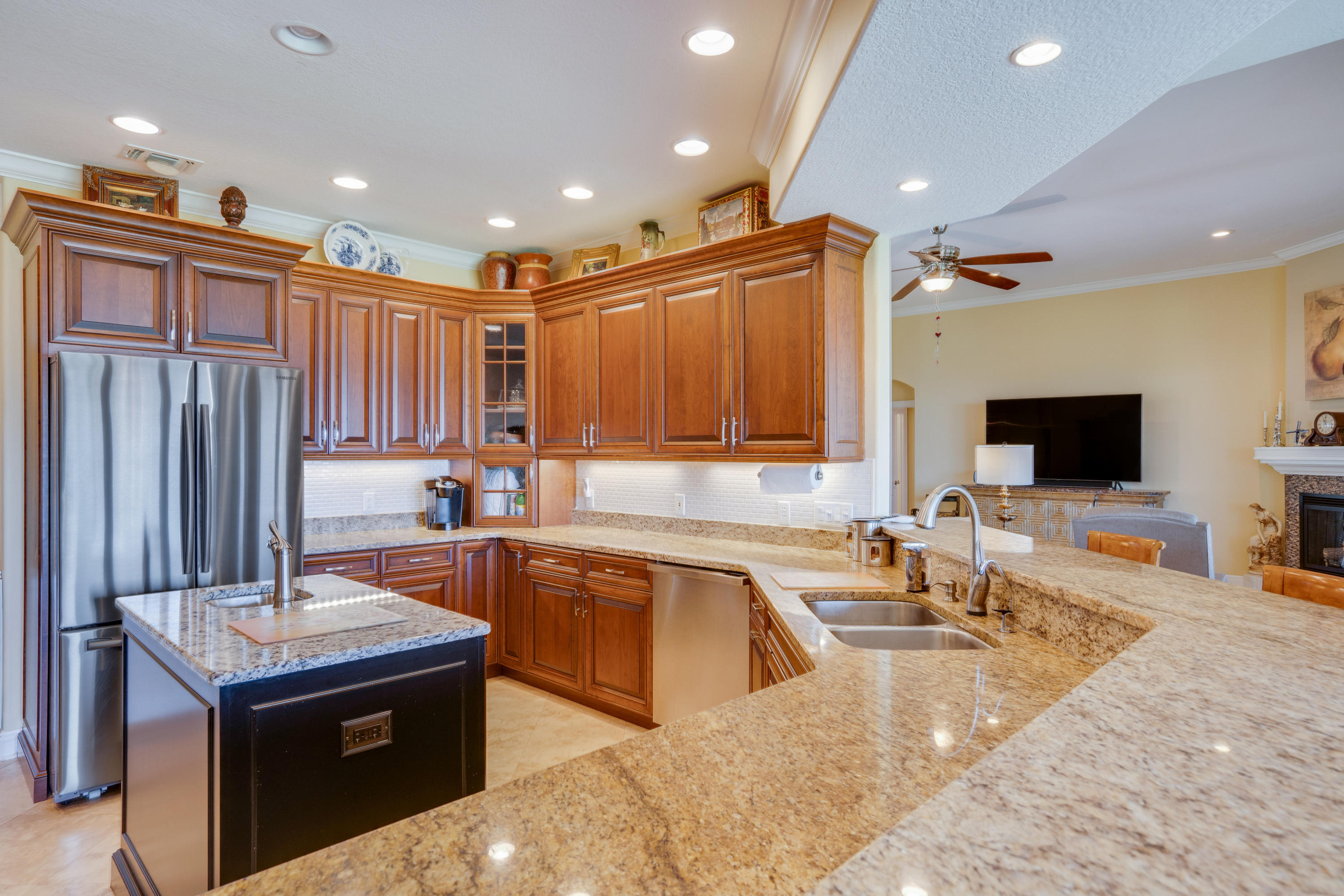 HOLIDAY SHORES ESTATES - Residential